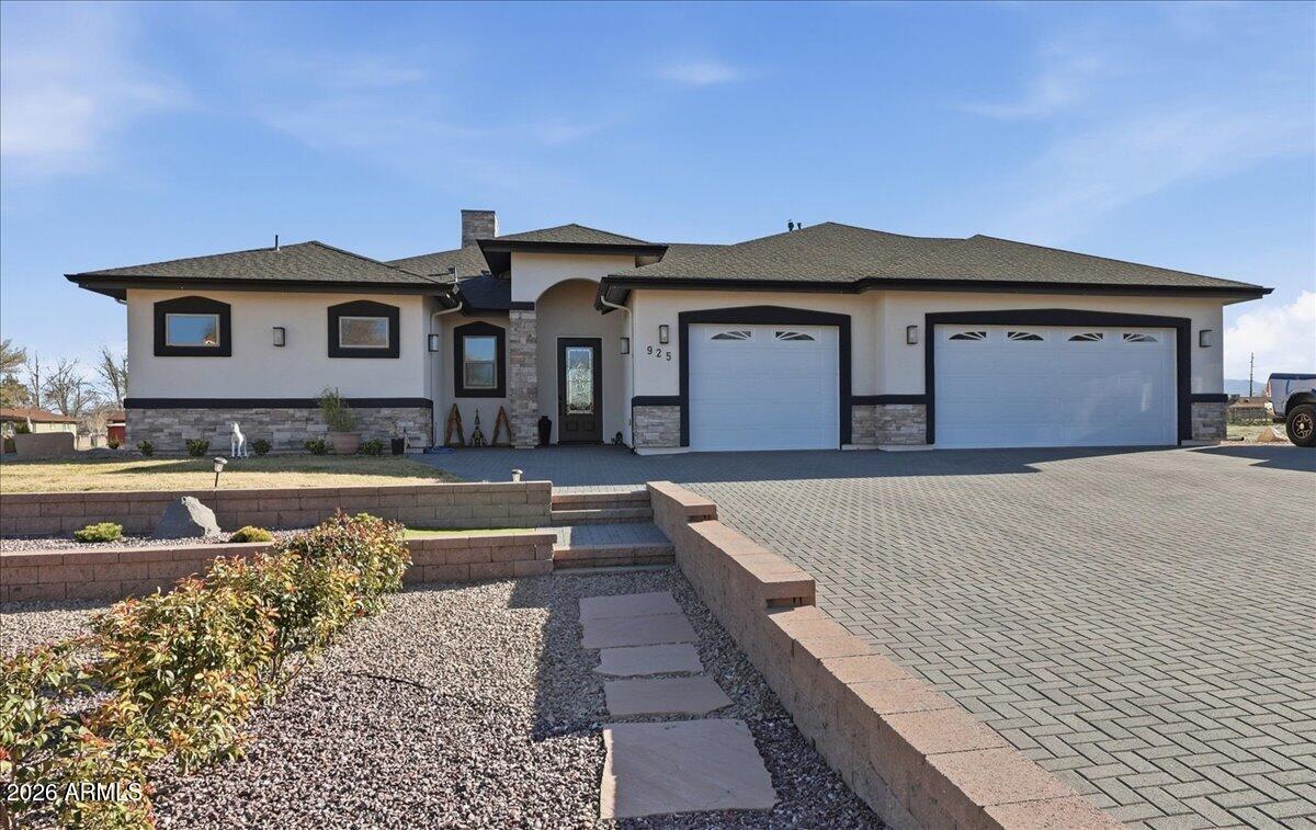 925 E Aztec Drive — photo
