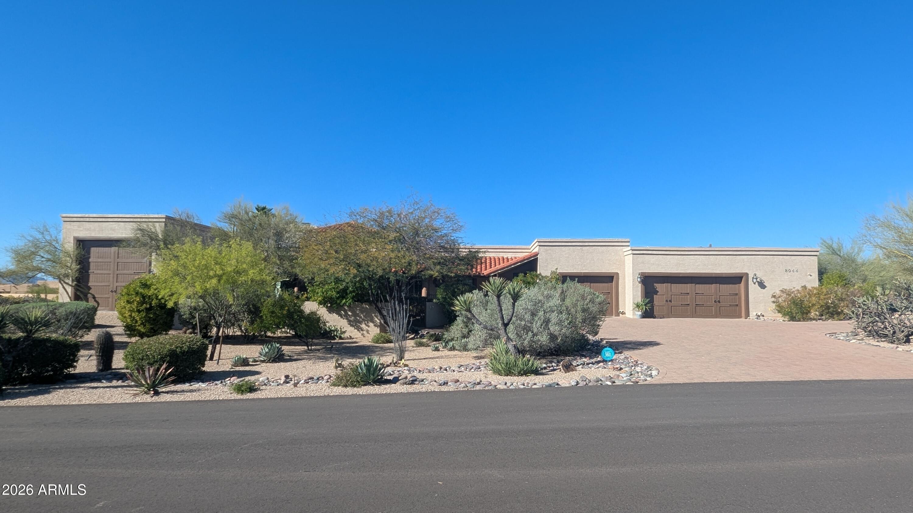 8944 E Lazywood Place — photo