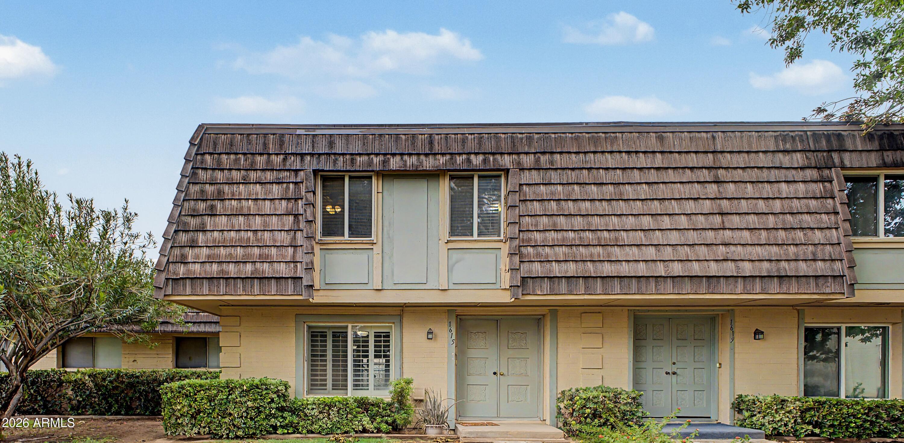 1615 E Newport Drive — photo