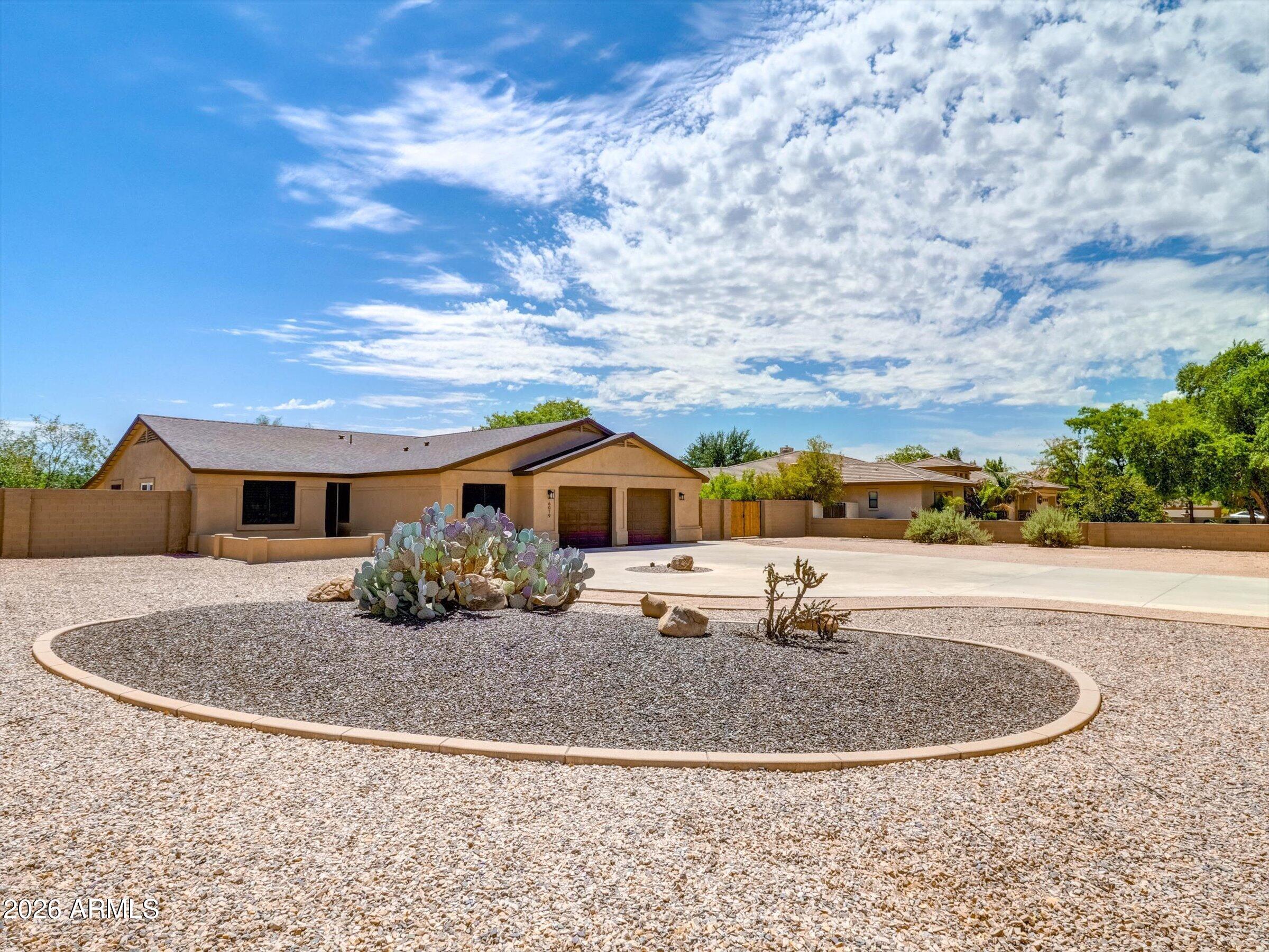 6019 W Greenbriar Drive — photo