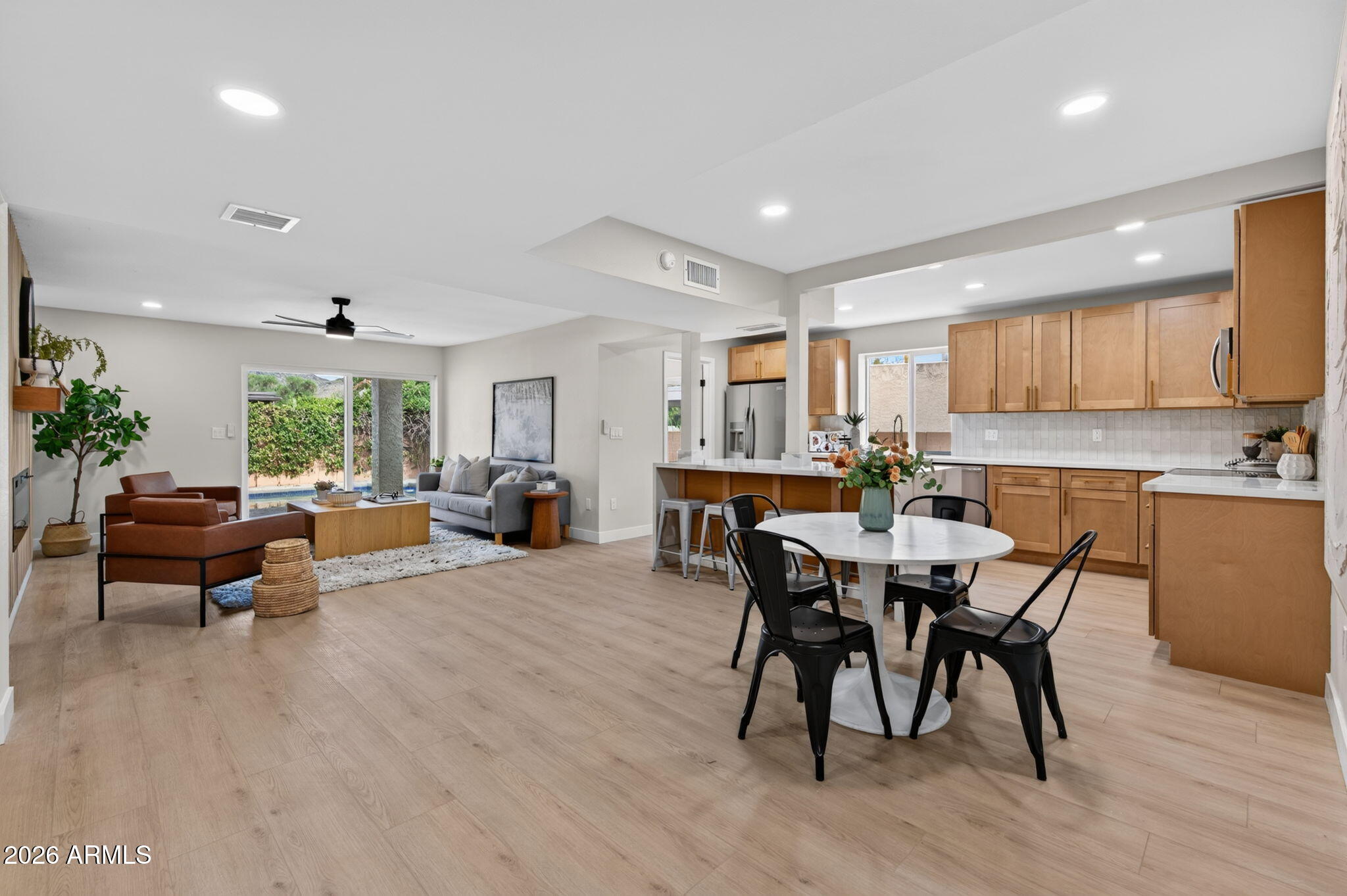 1709 E Frier Drive — photo