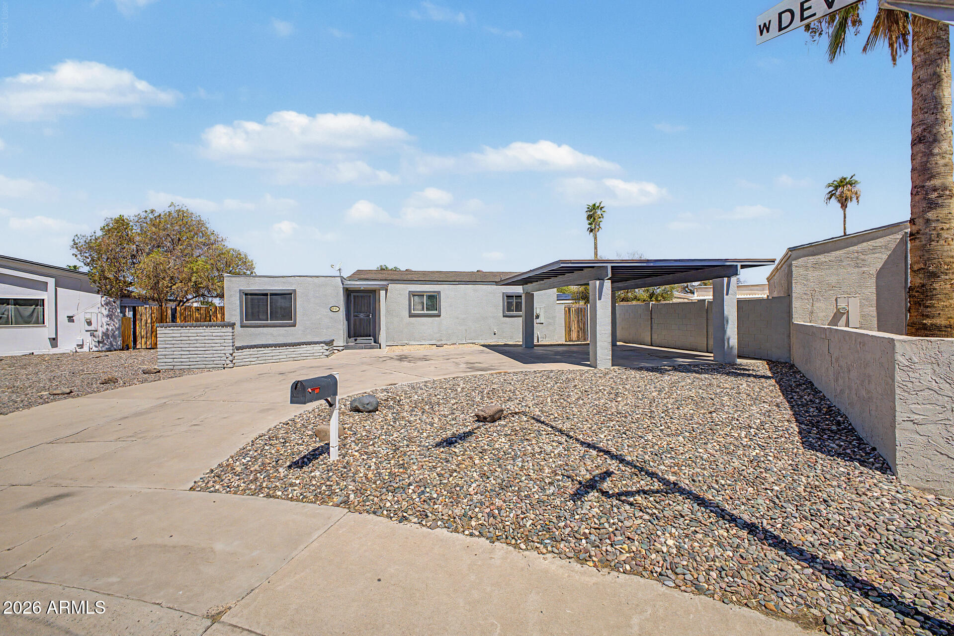 10526 W Devonshire Avenue — photo