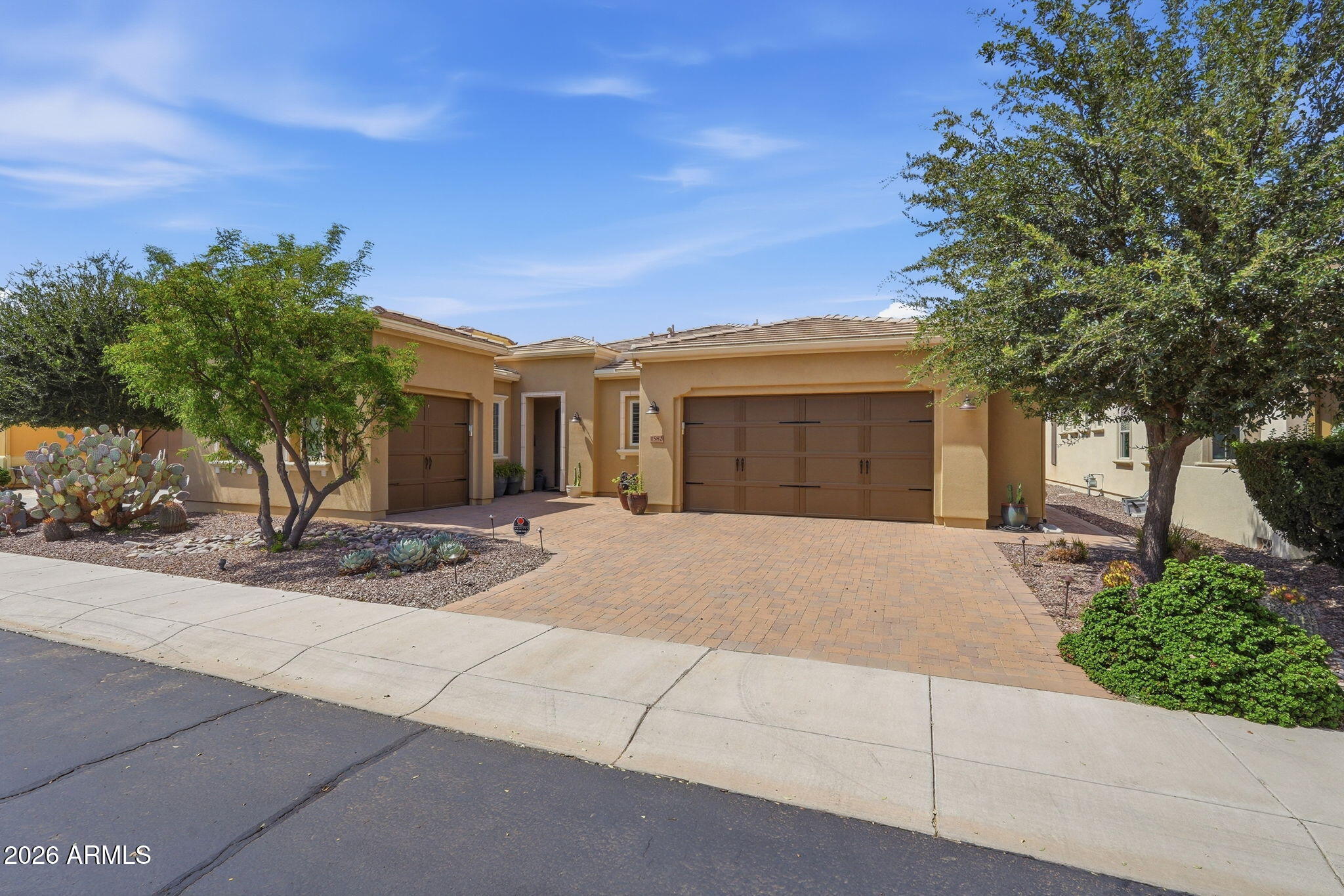1582 E Amaranth Trail — photo