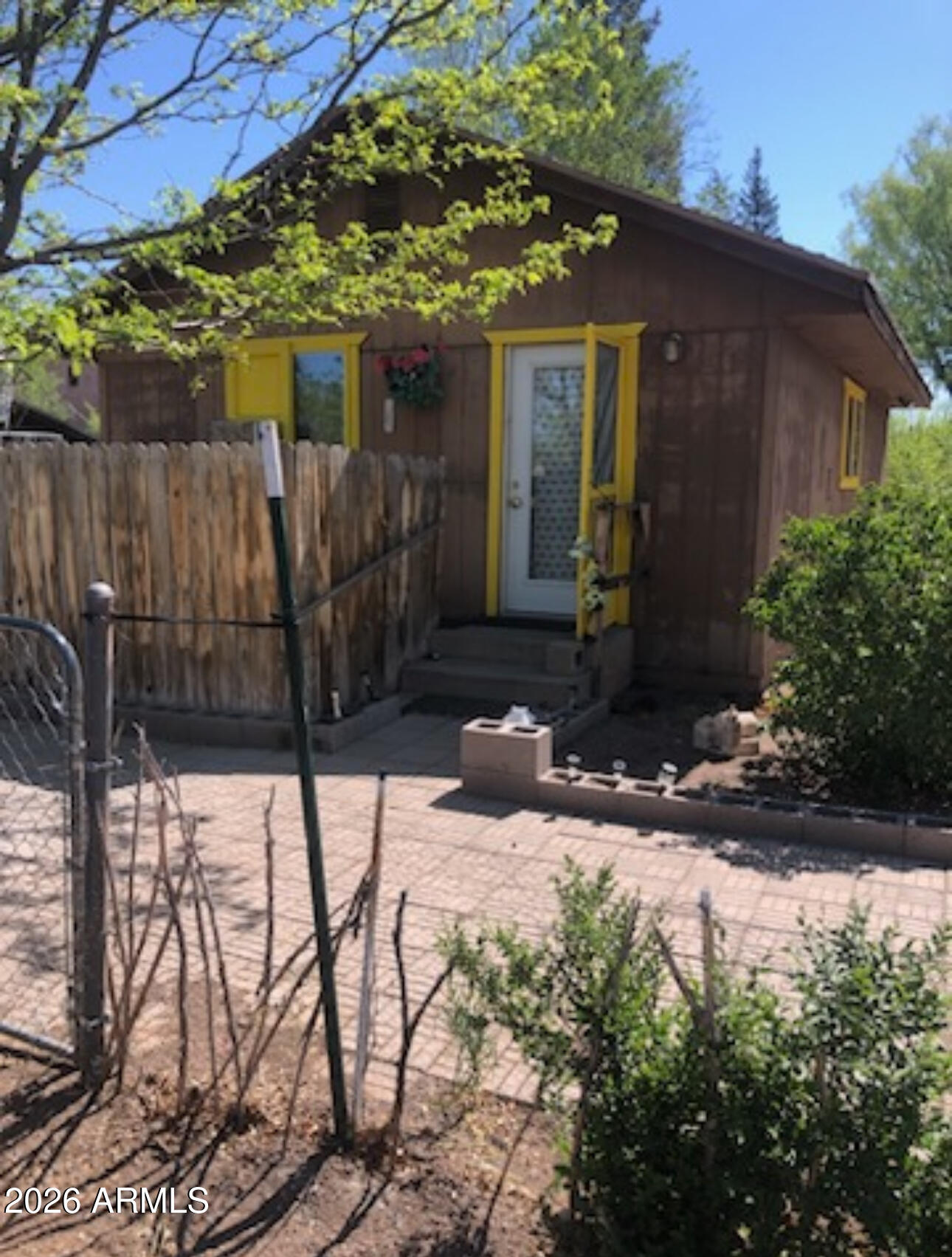 334 E Apache Street — photo