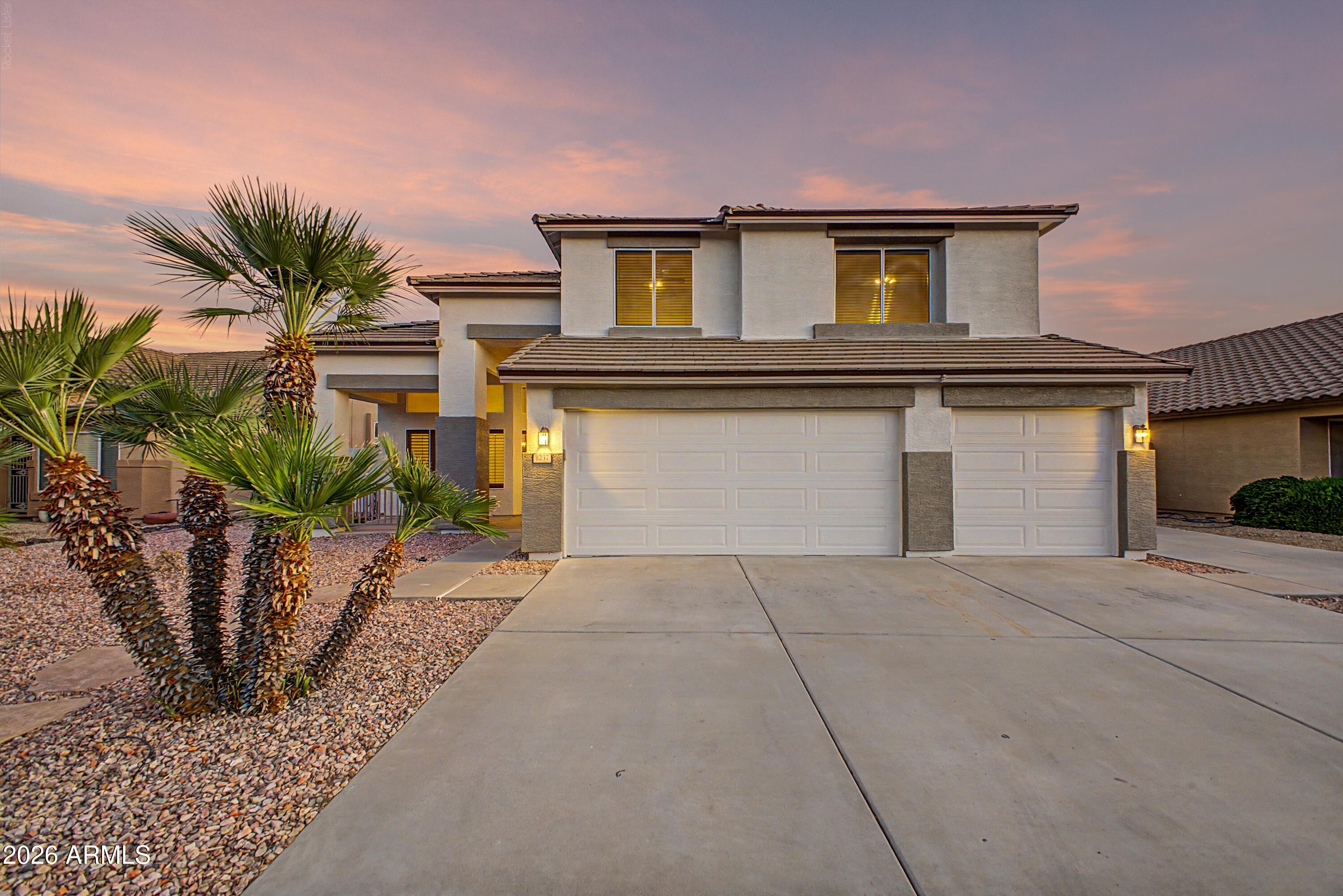 8237 W Quail Avenue — photo