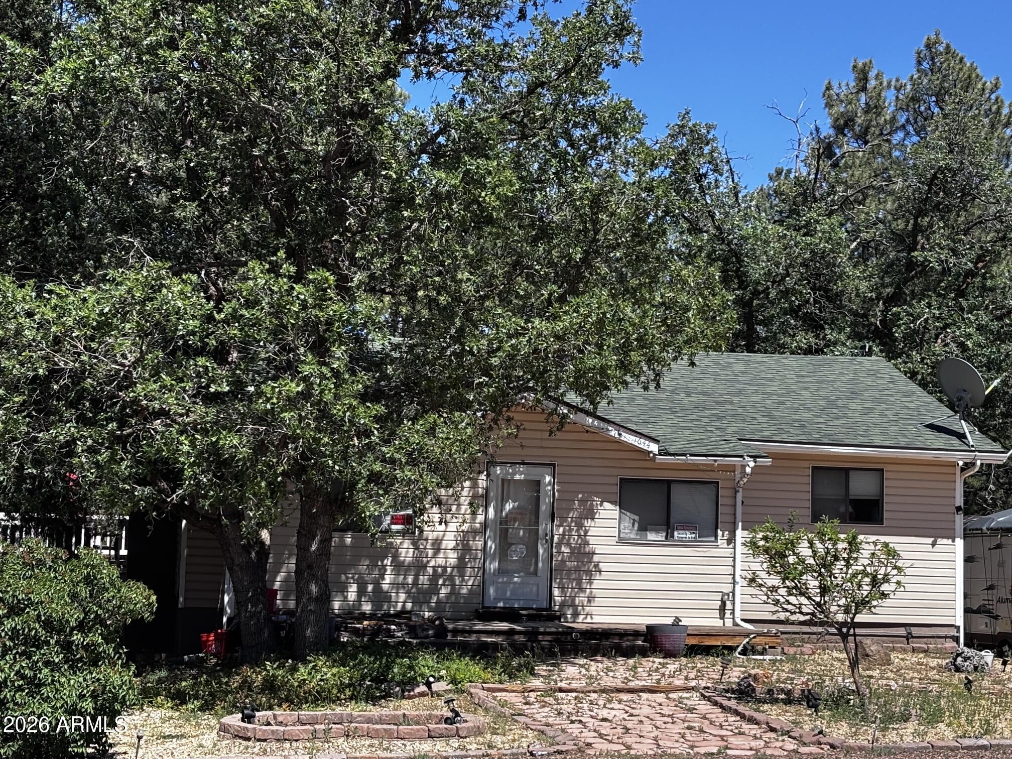1644 W White Mountain Boulevard — photo