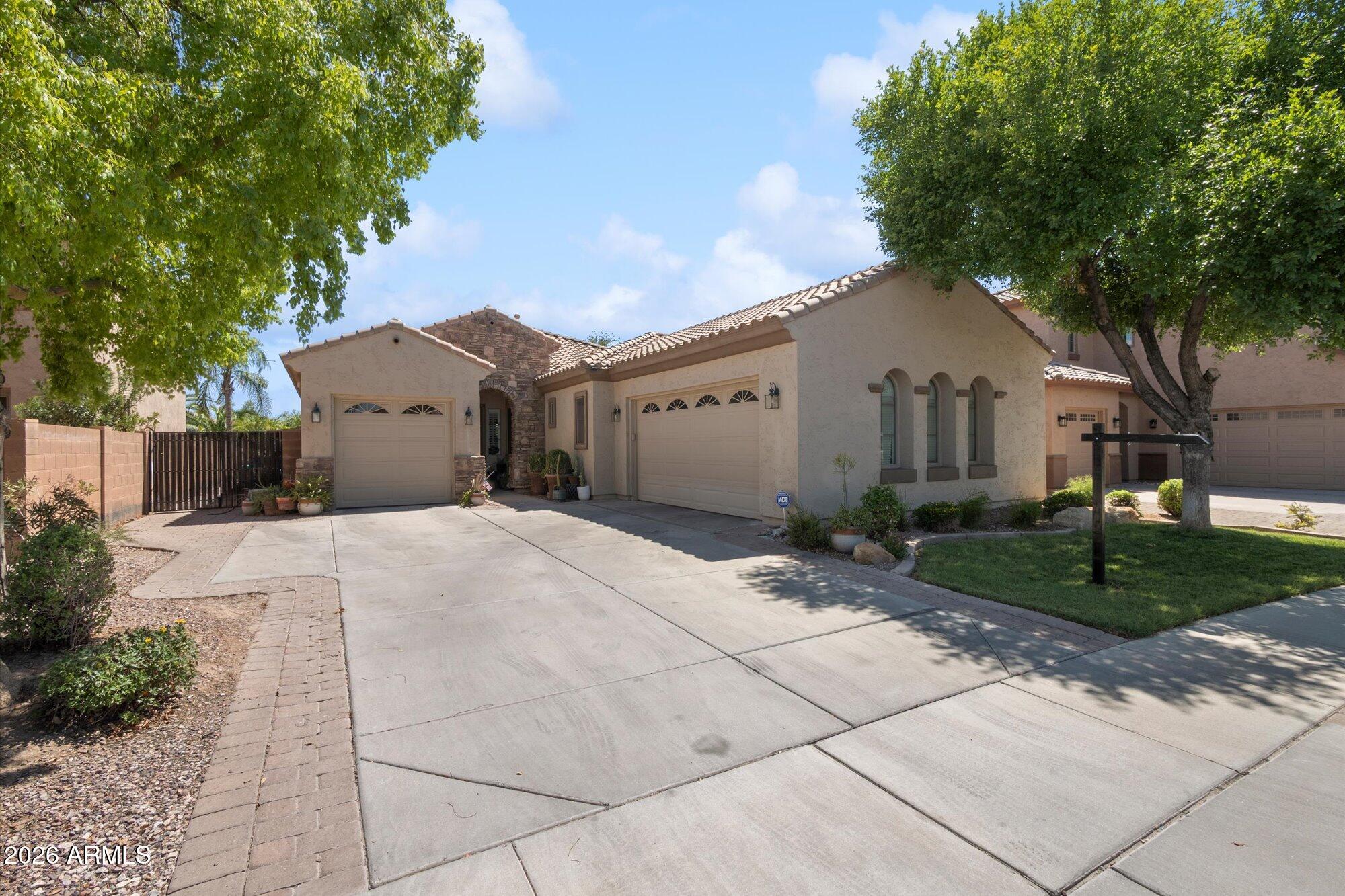 3105 E Claxton Court — photo