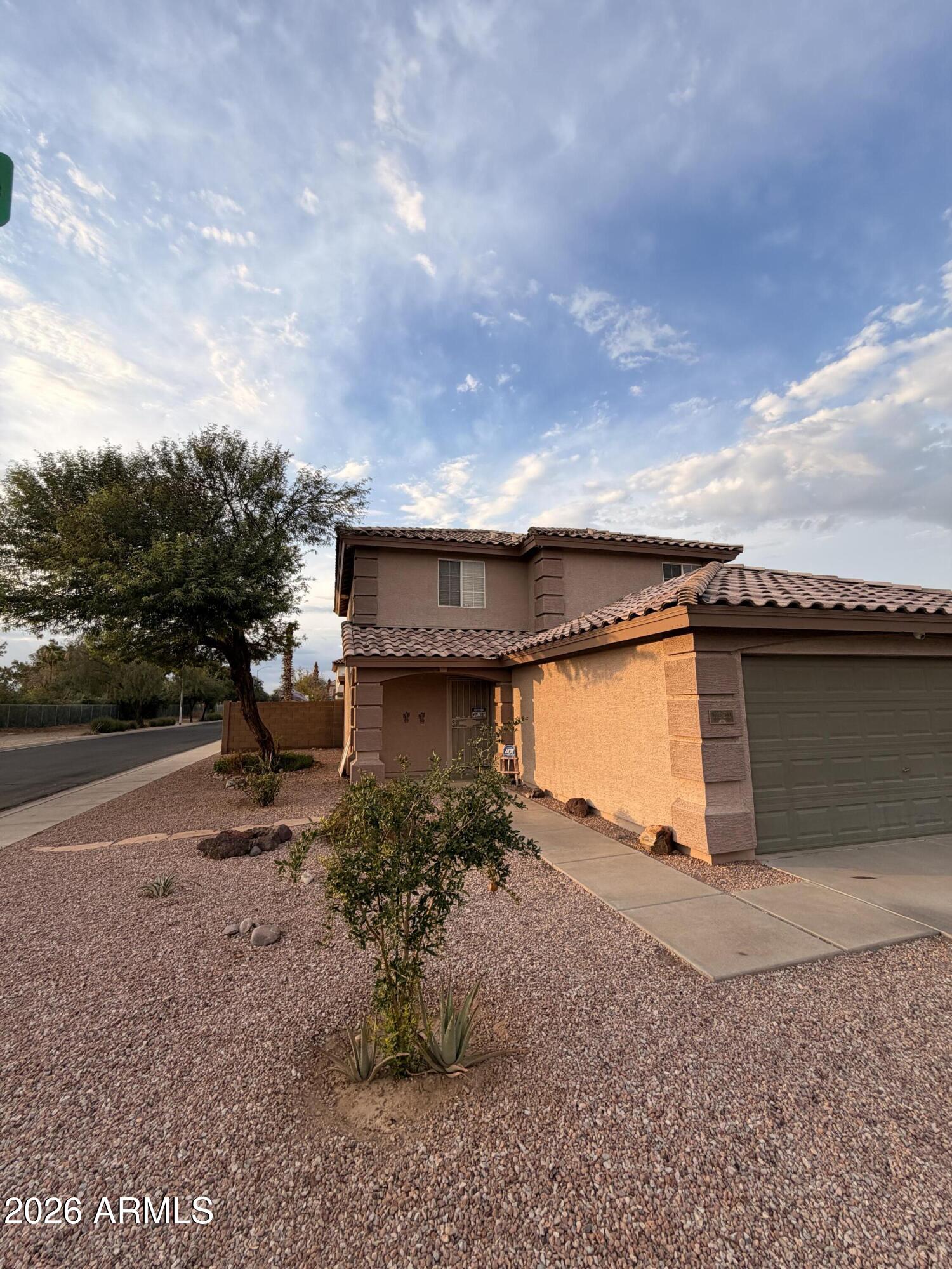 11850 W Sierra Street — photo