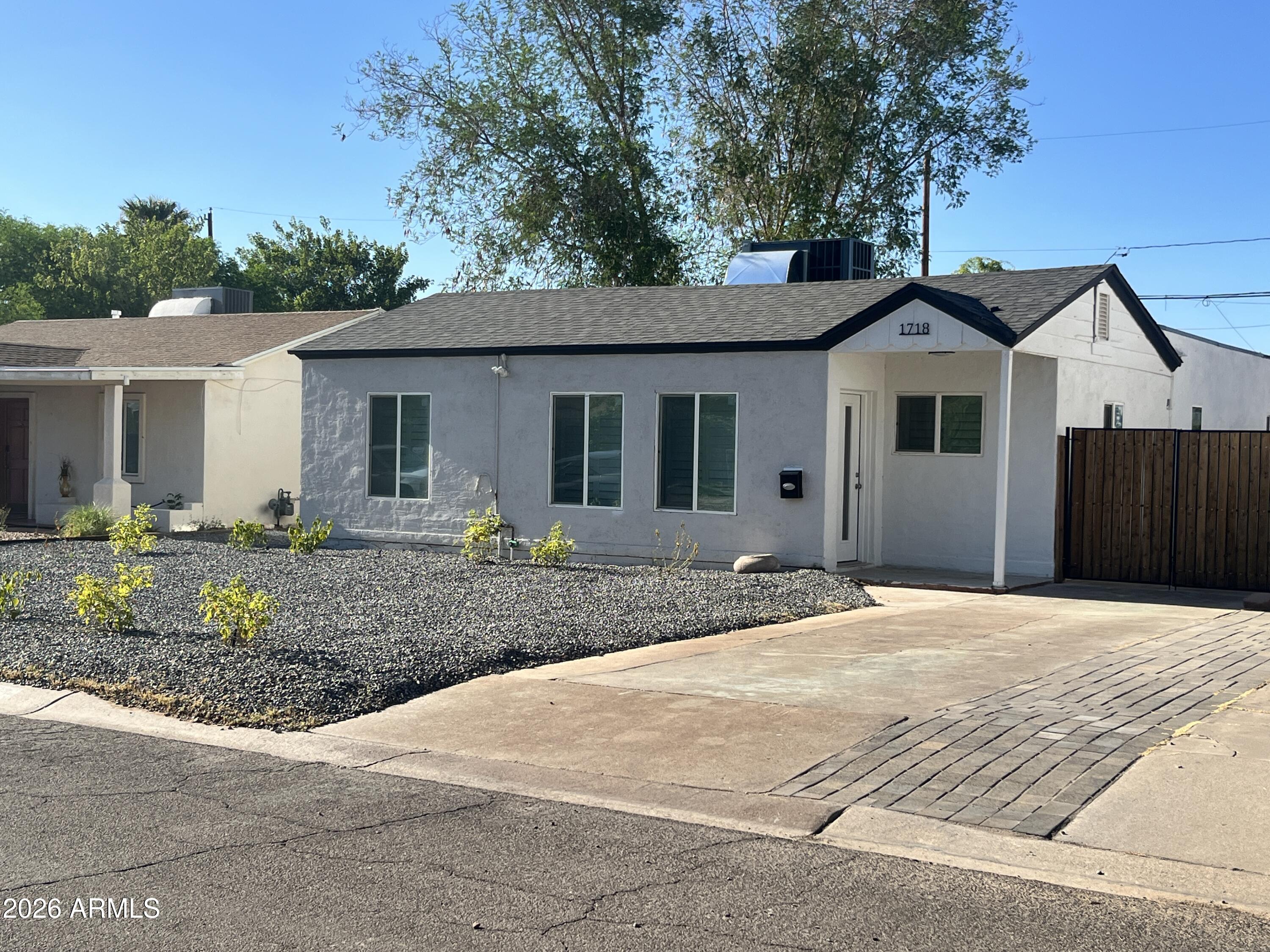 1718 E Glenrosa Avenue — photo