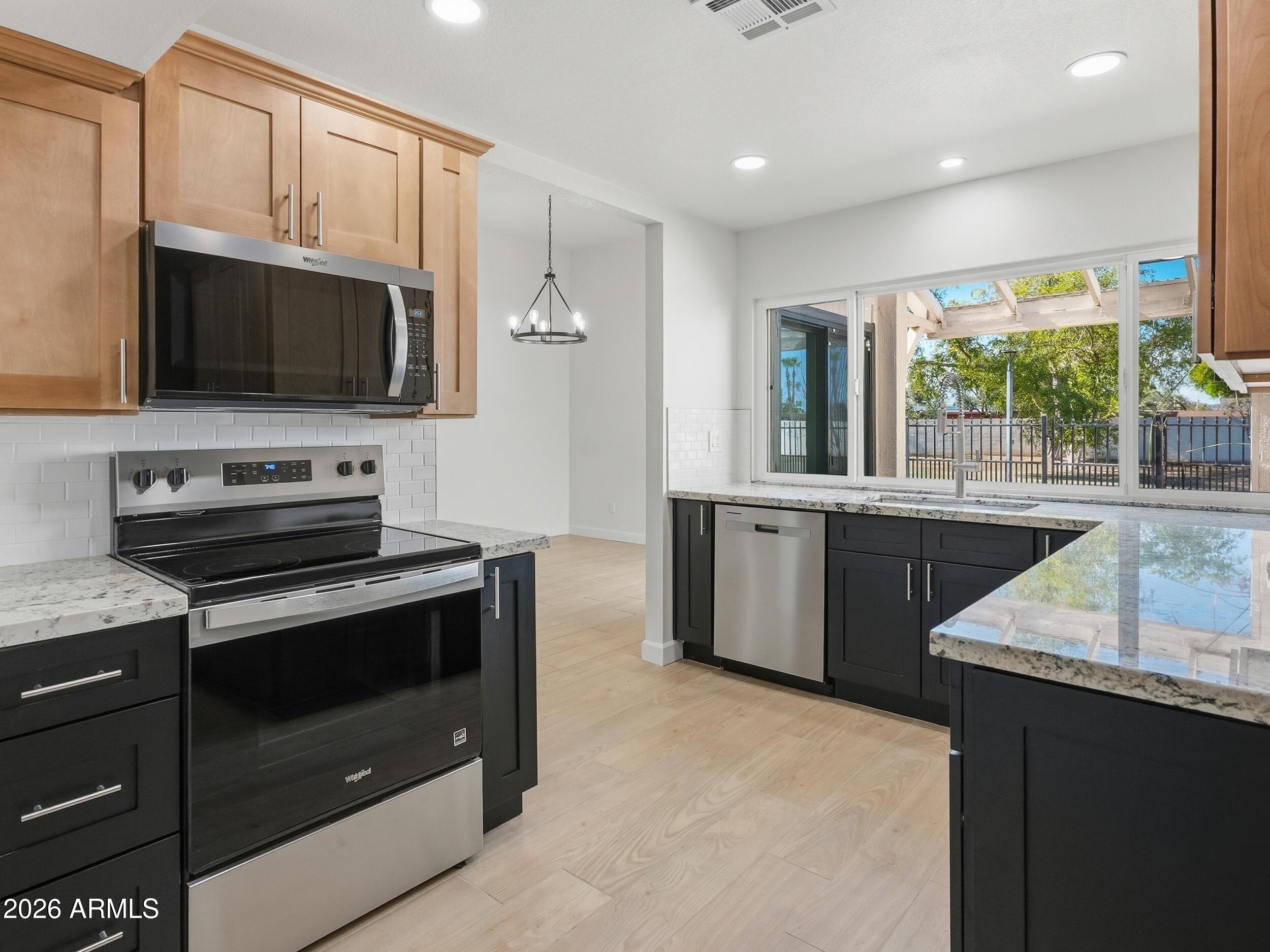 326 E Huntington Drive — photo