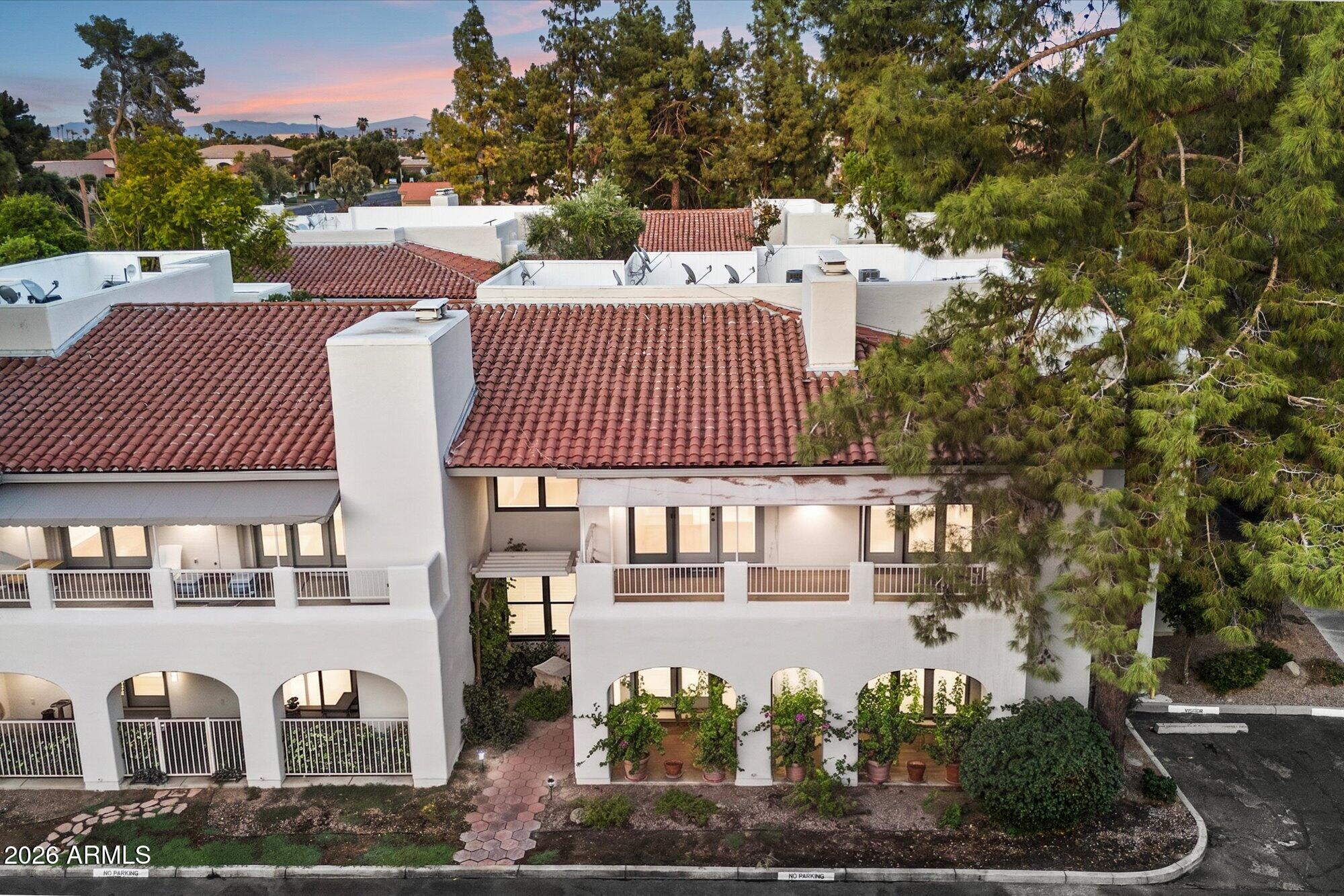 5200 S Lakeshore Drive 207 — photo