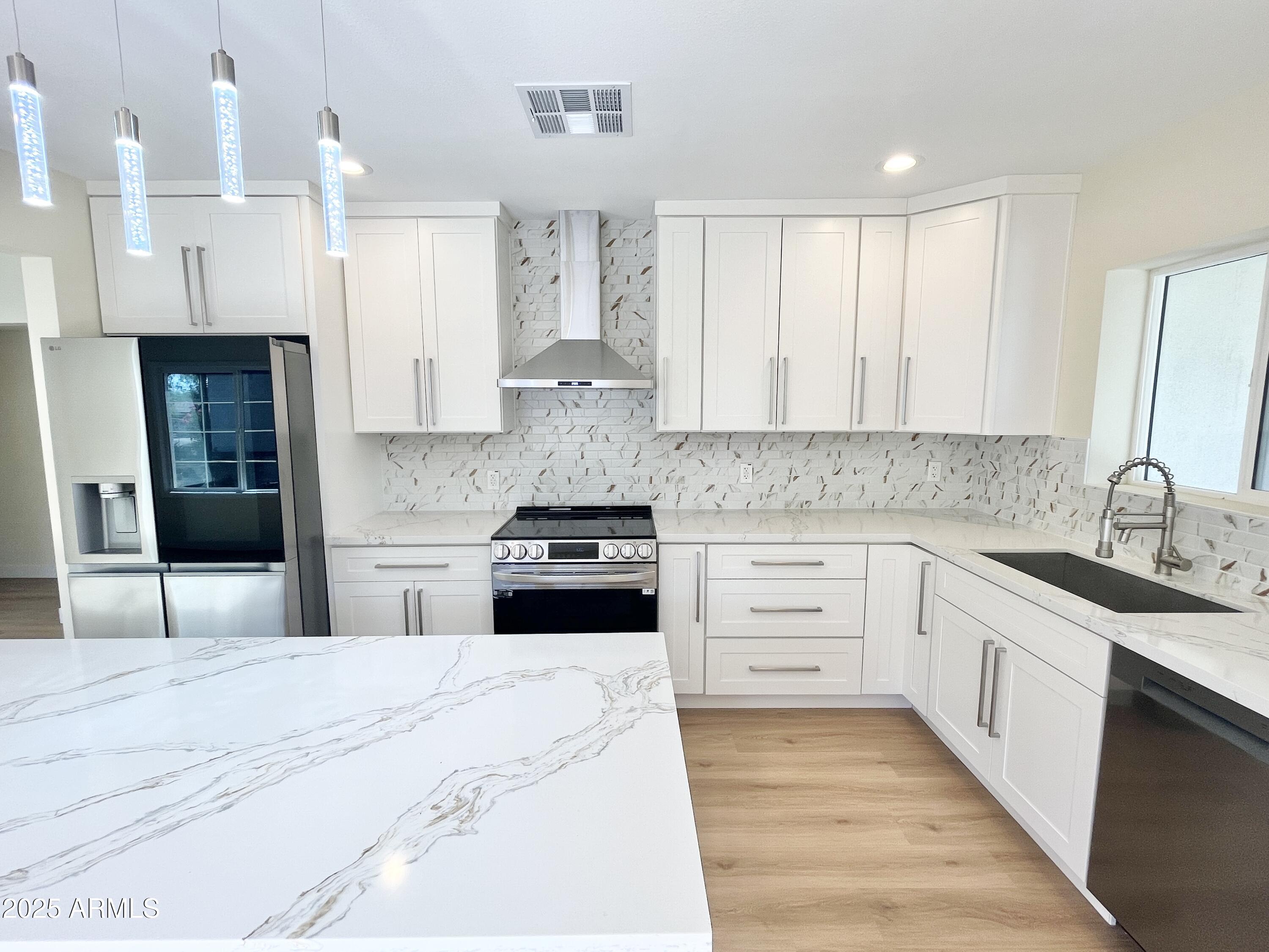 1514 W Lynwood Street — photo