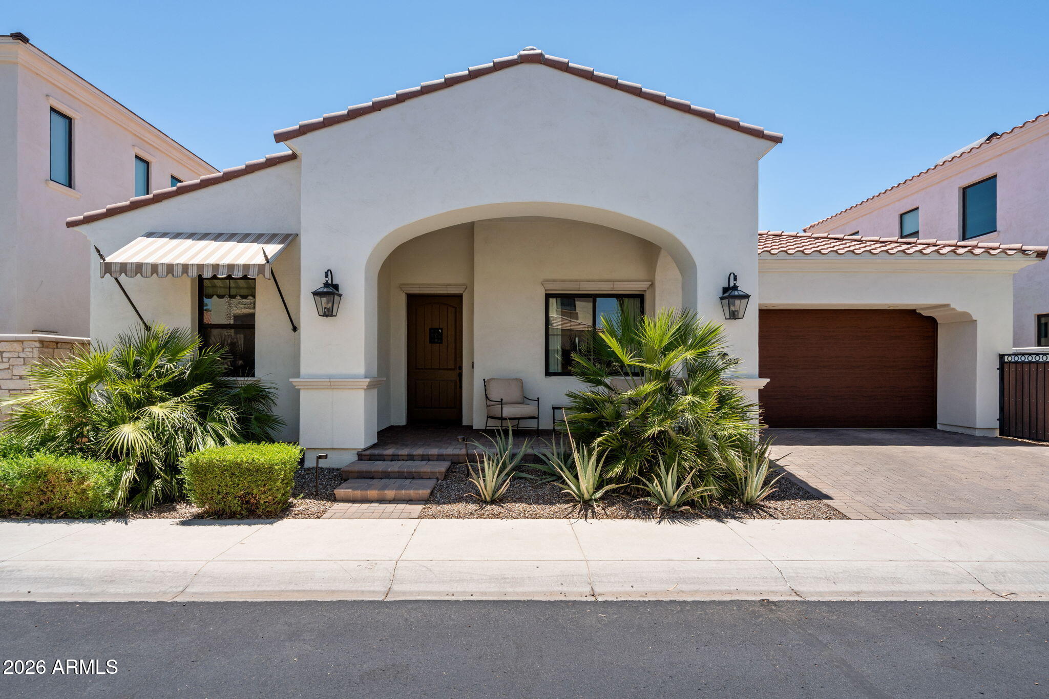 3927 E Crittenden Lane — photo