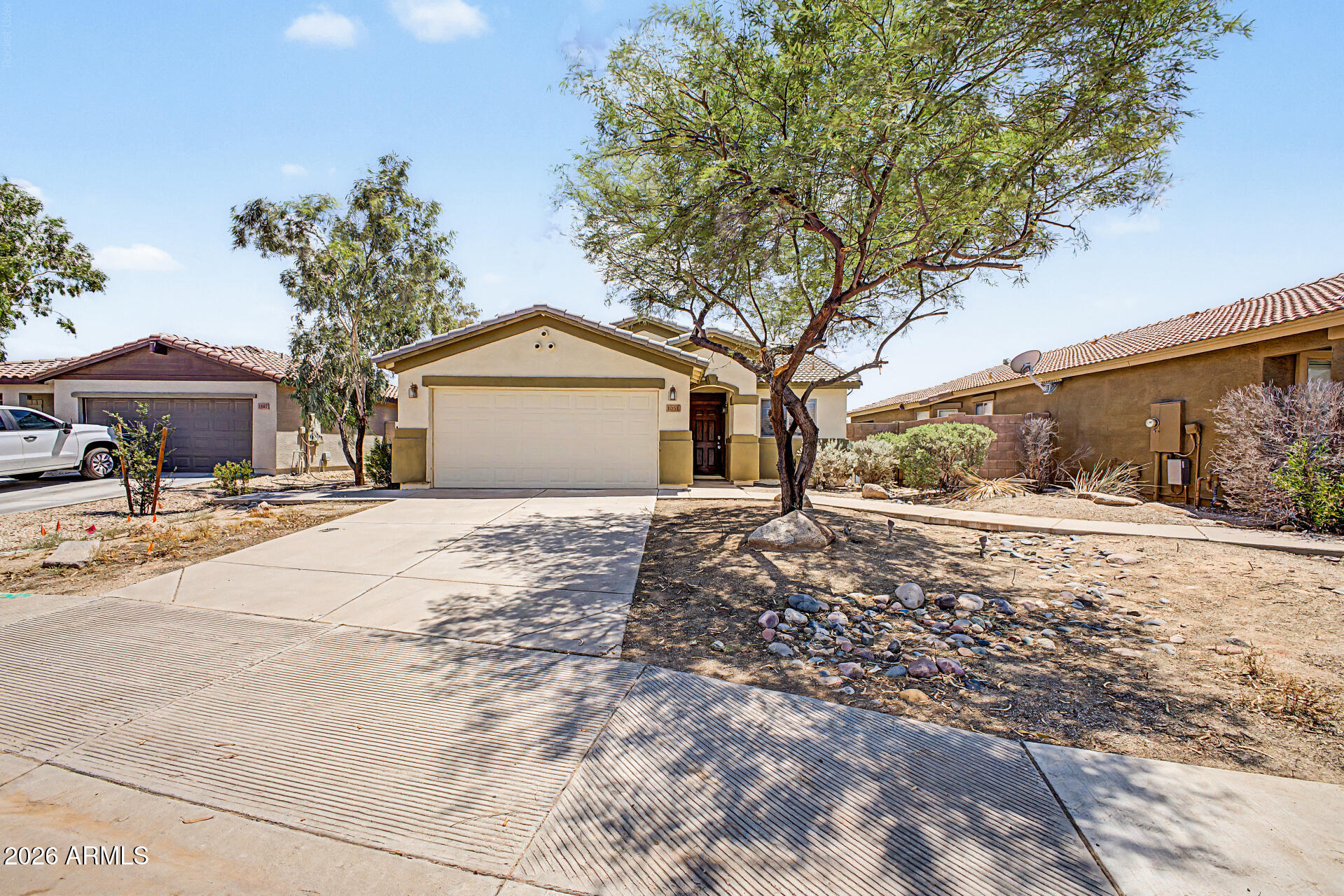 1051 W Sawgrass Trail — photo