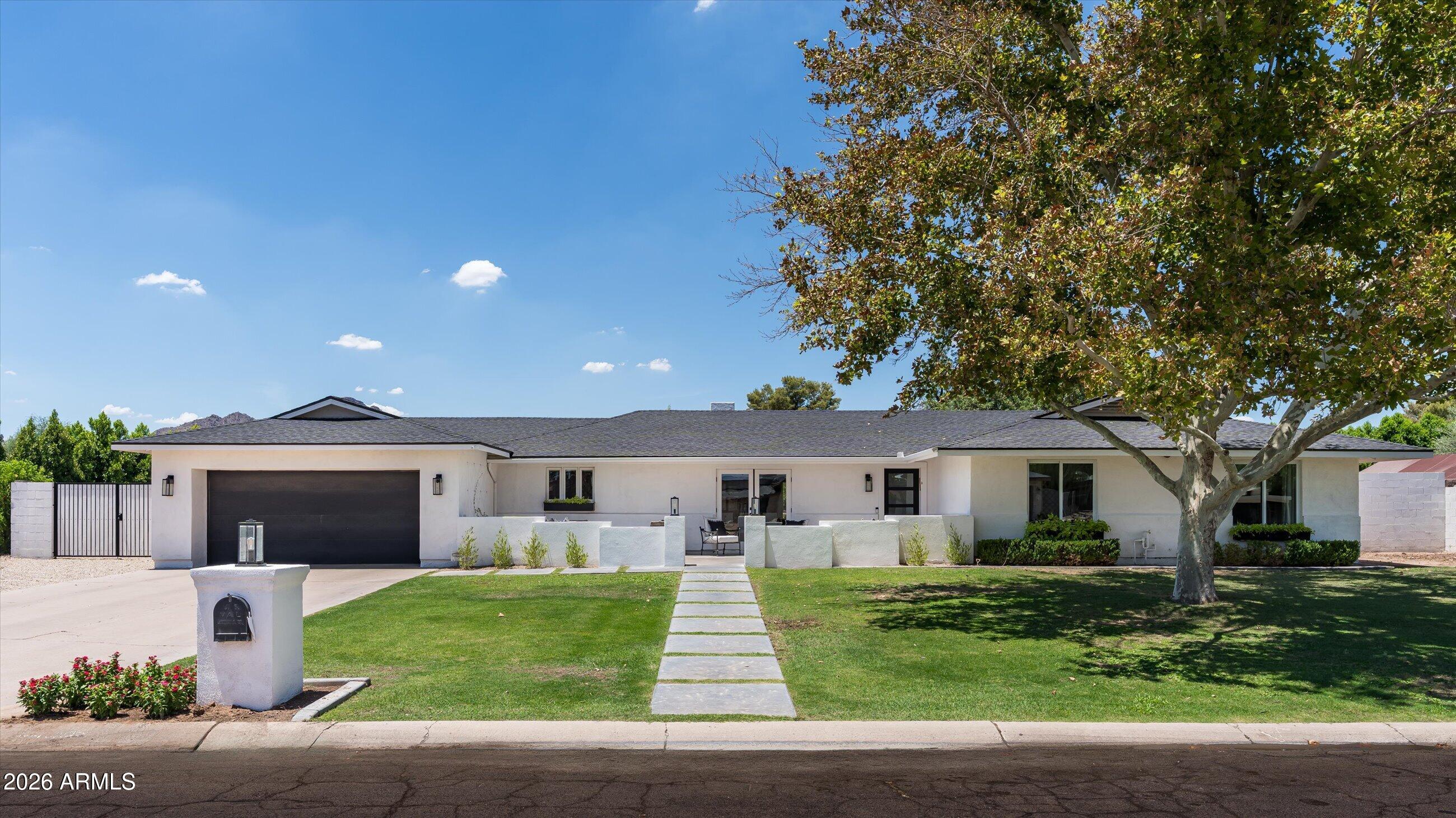 5242 N Woodmere Fairway — photo