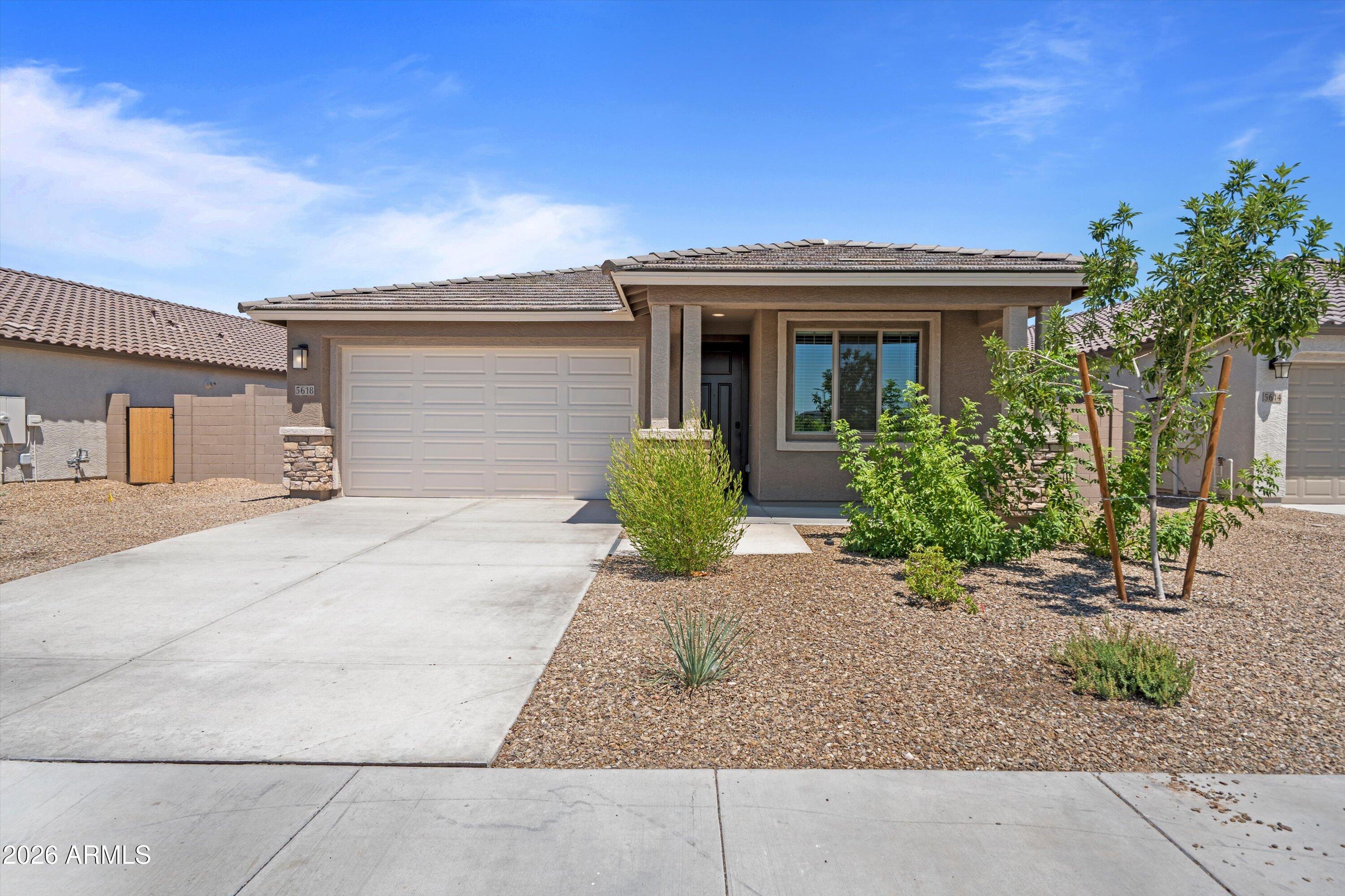 5618 W Mauna Loa Lane — photo