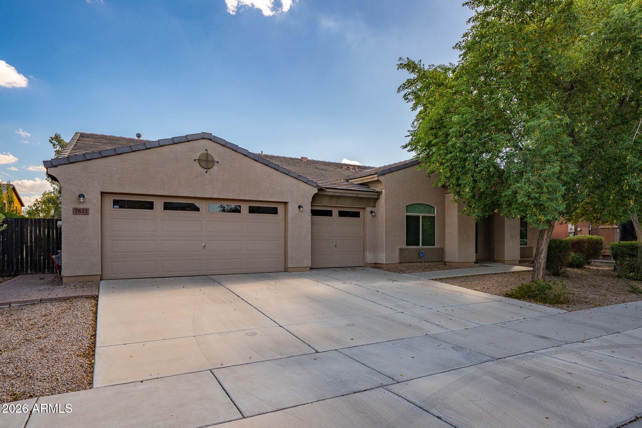 7621 W Peck Drive — photo