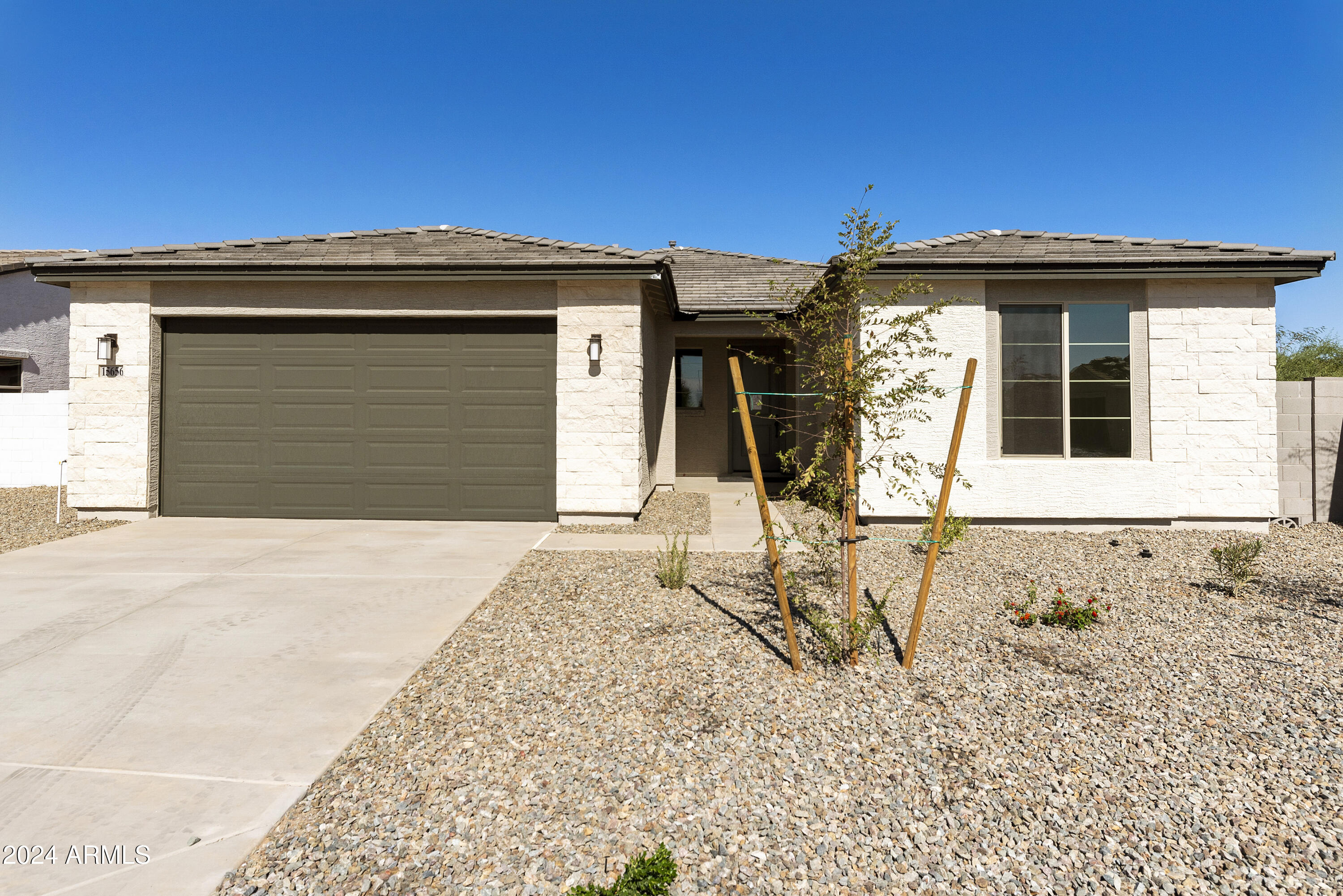 15656 W Mercer Lane — photo