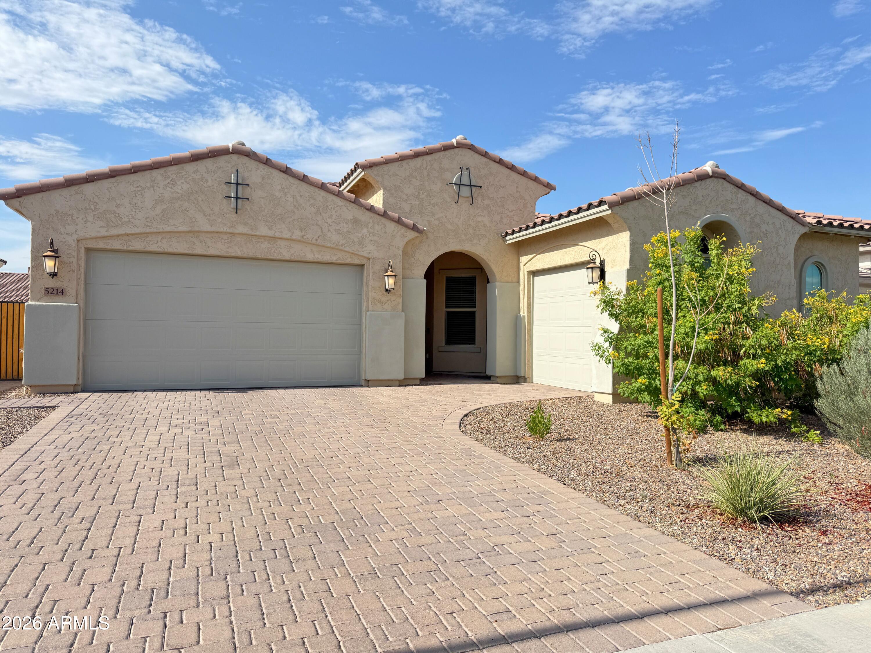 5214 W Thresher Way — photo