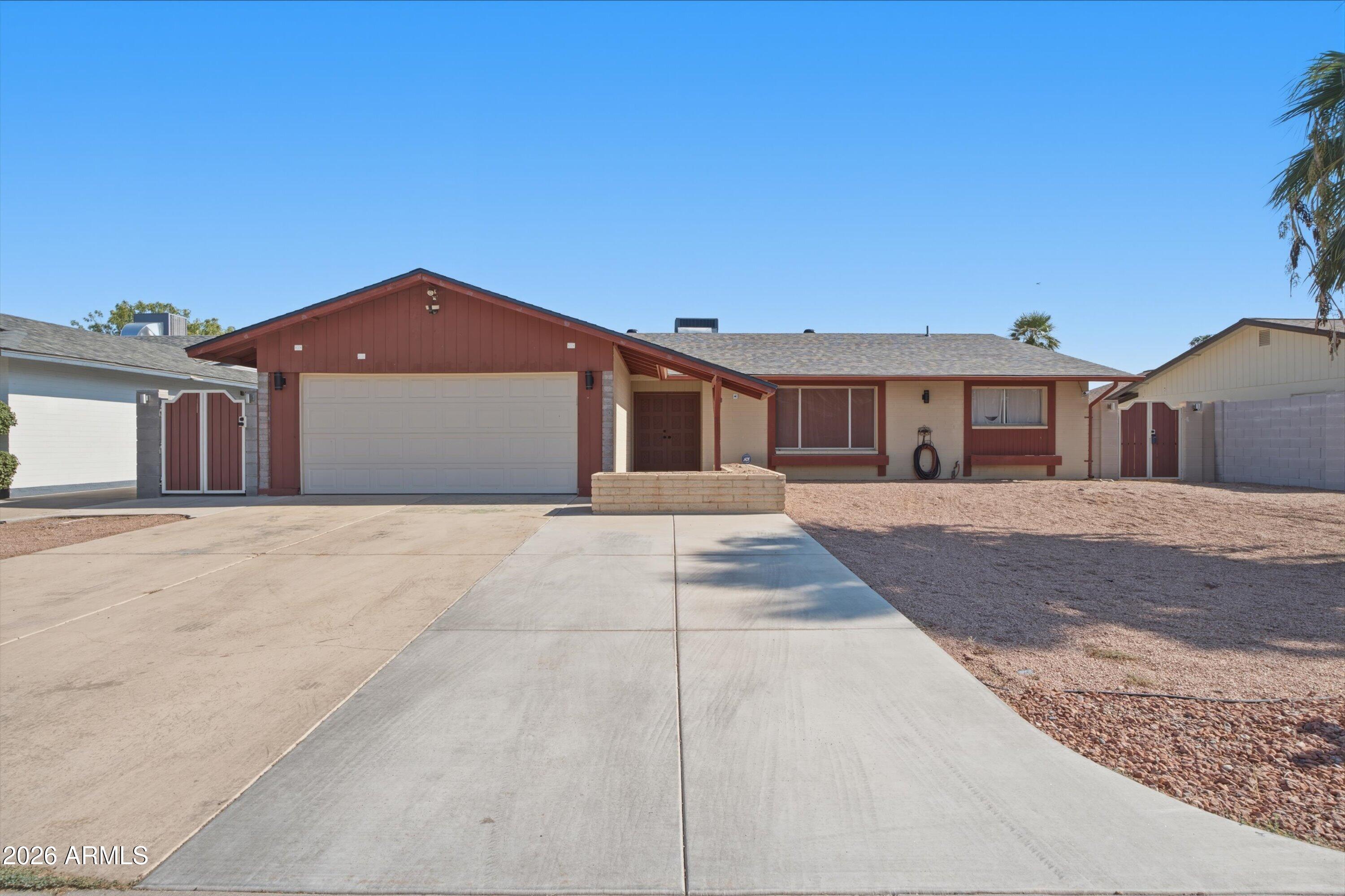 703 E Carmen Street — photo