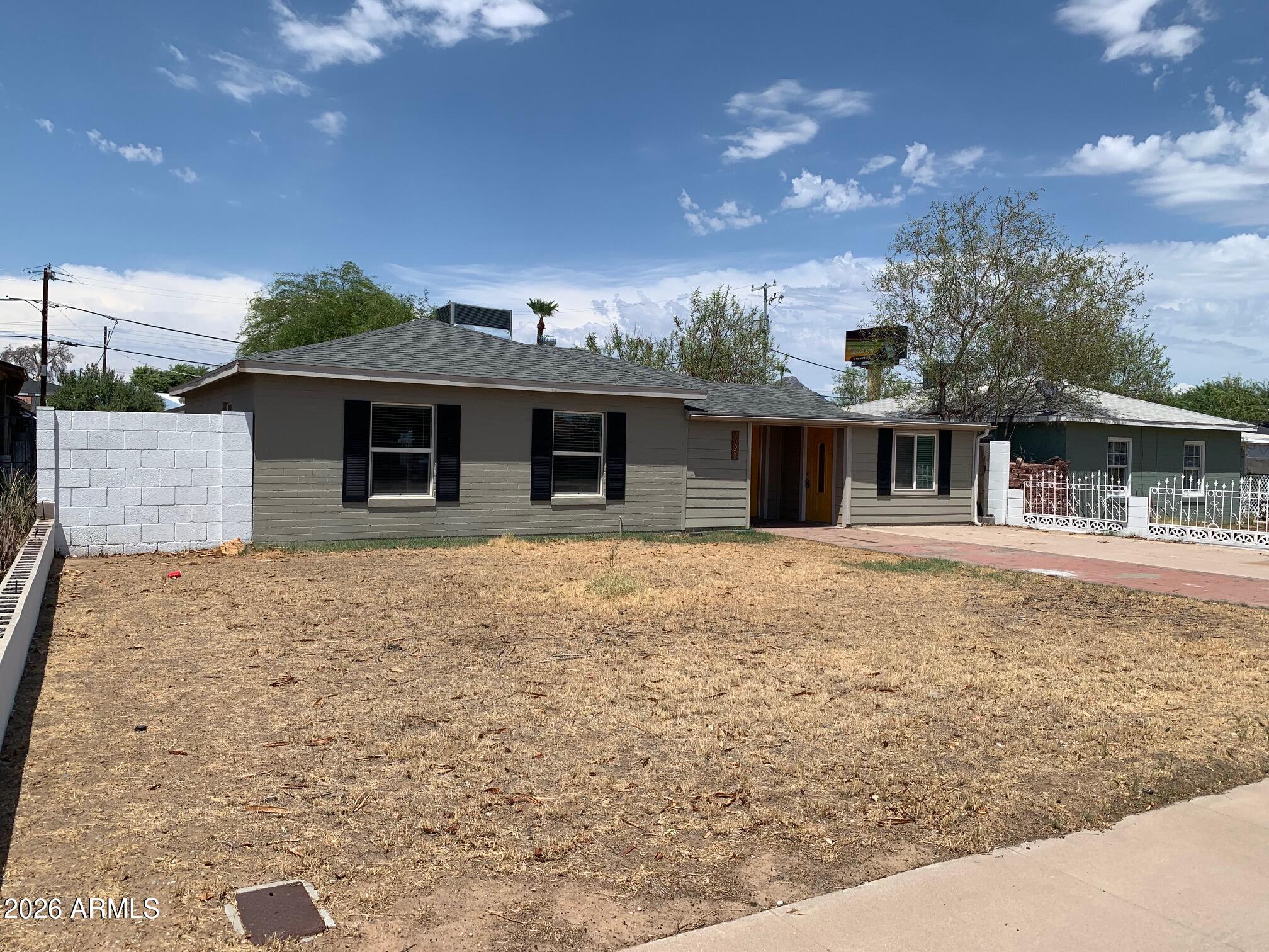 1022 E Mariposa Street — photo