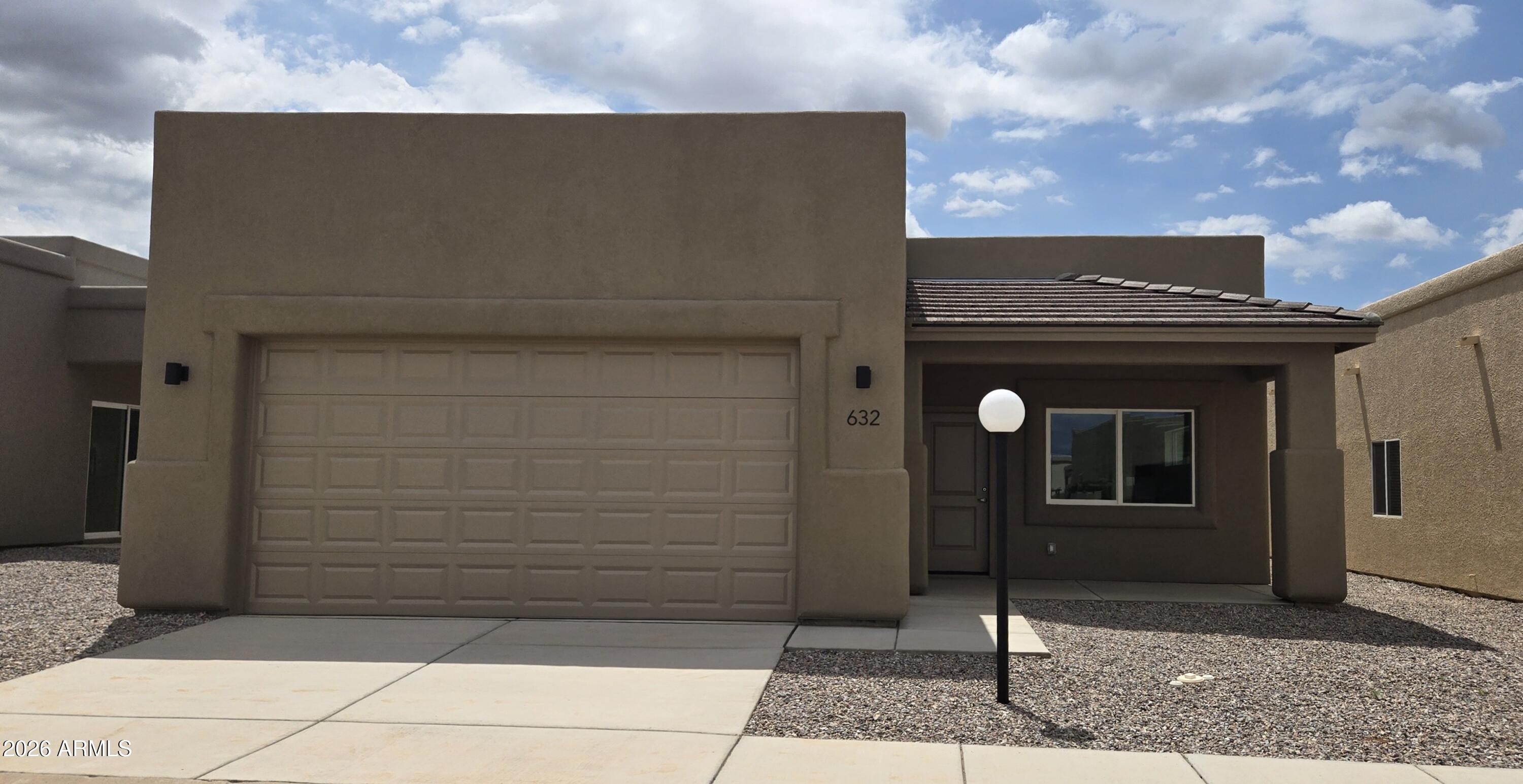 632 S Sky Ranch Road — photo