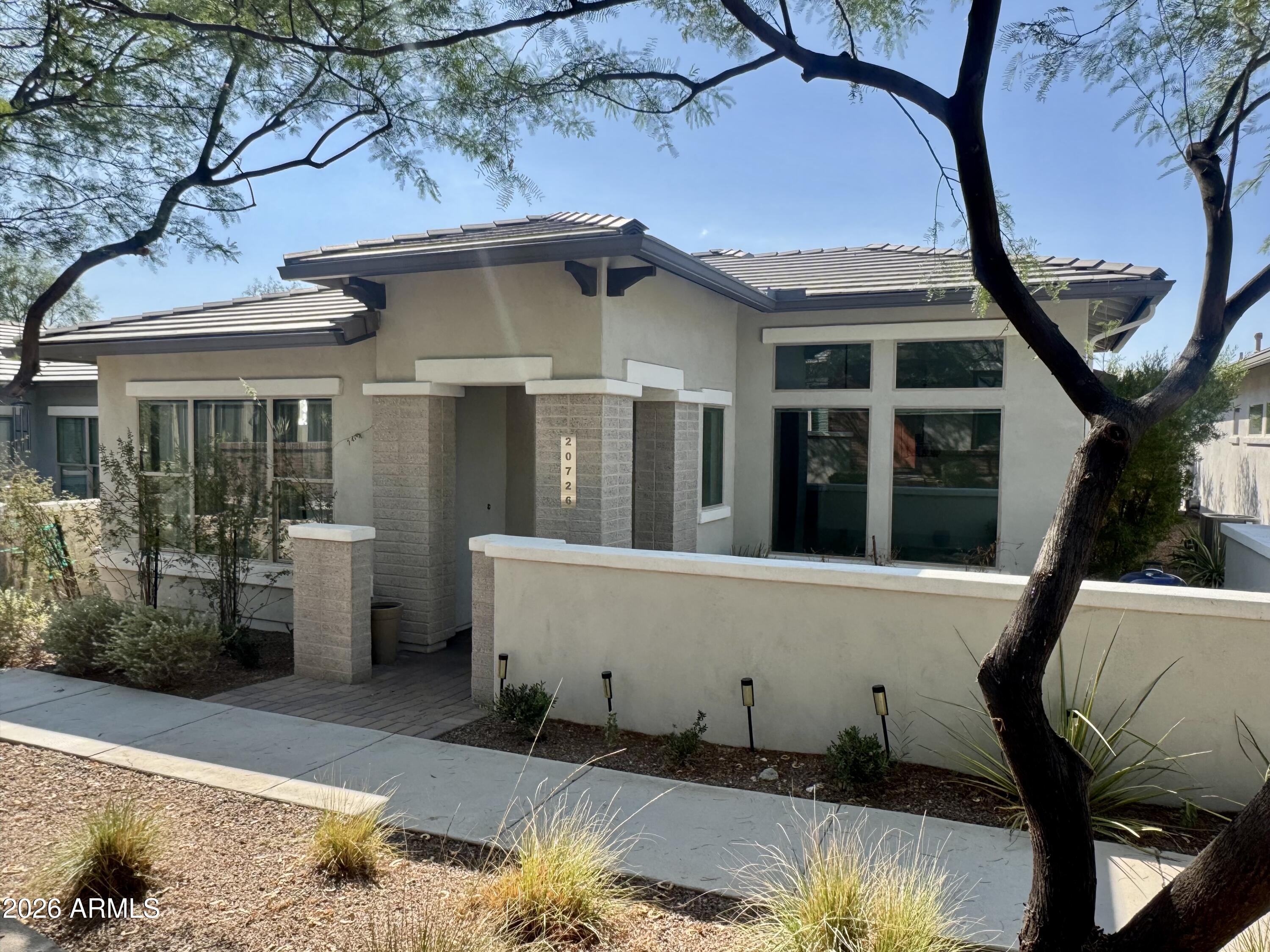 20726 W Colter Street — photo
