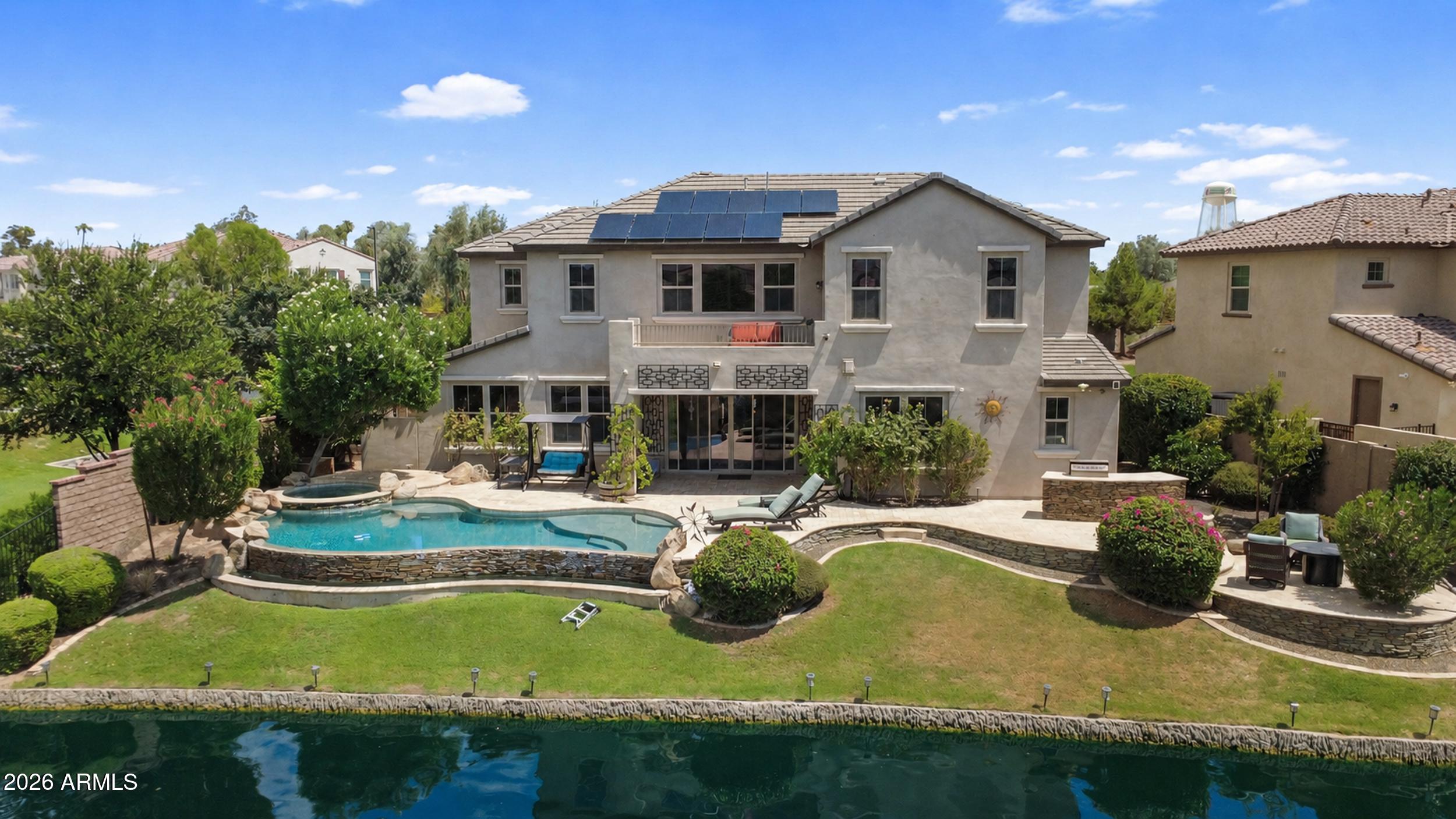 880 W Grand Canyon Drive — photo