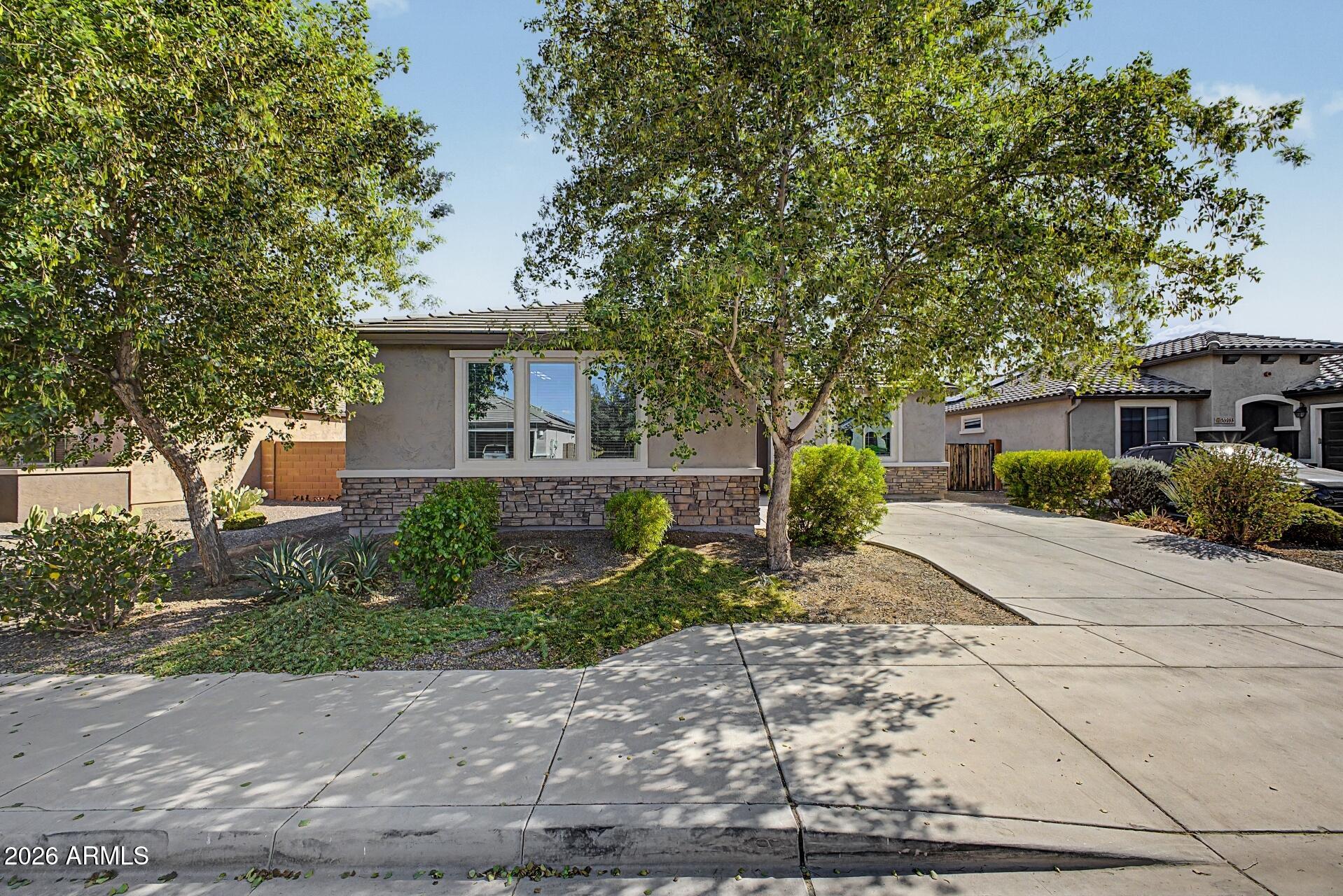 26051 W Lone Cactus Drive — photo
