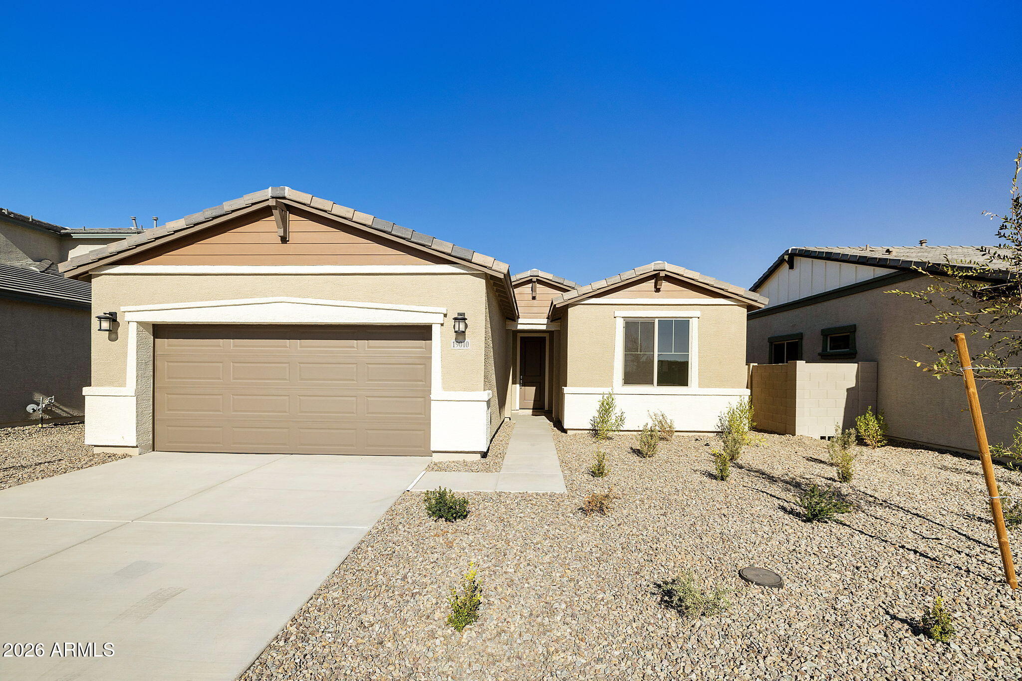 19010 W Rose Lane — photo