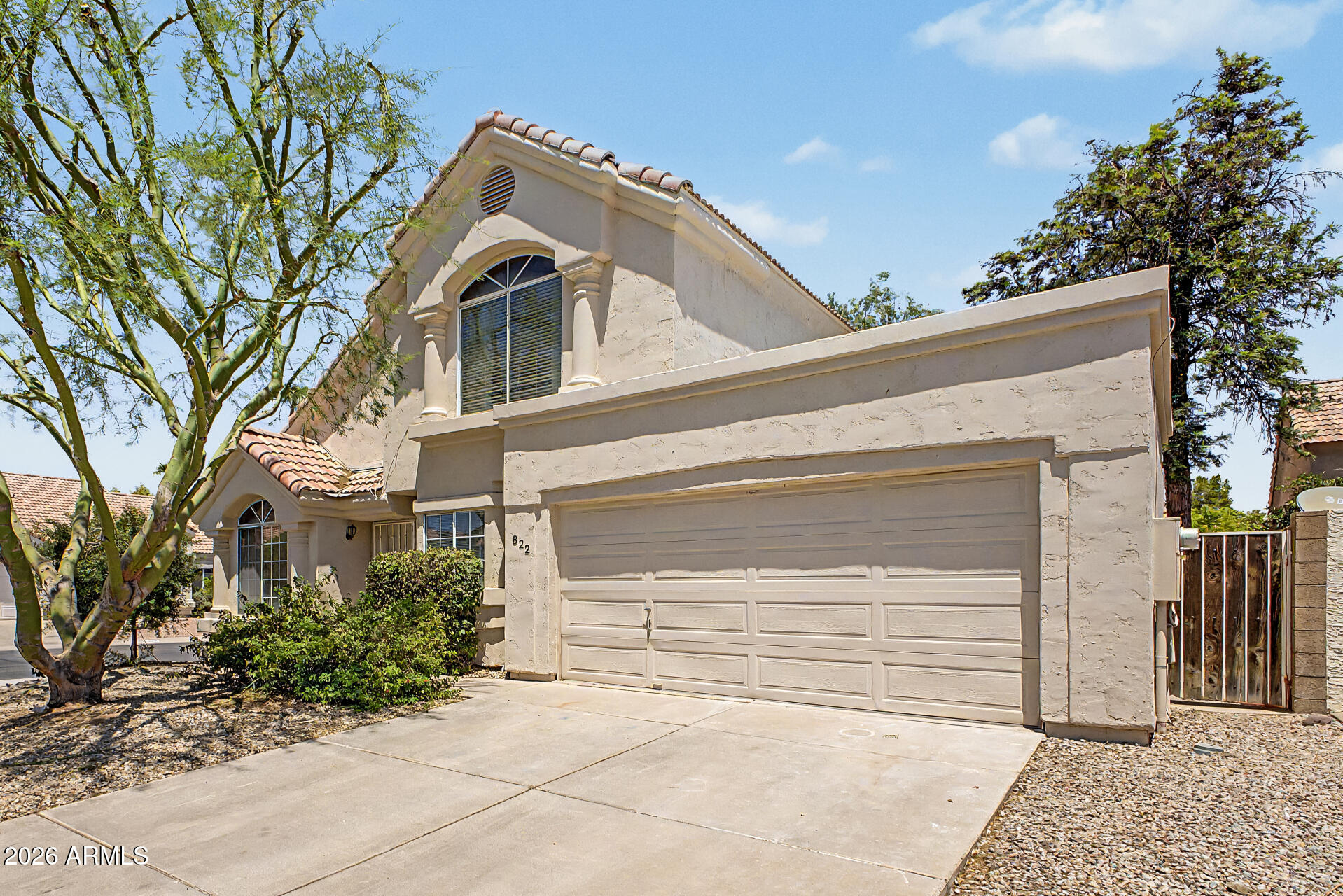 822 W Bradford Drive — photo