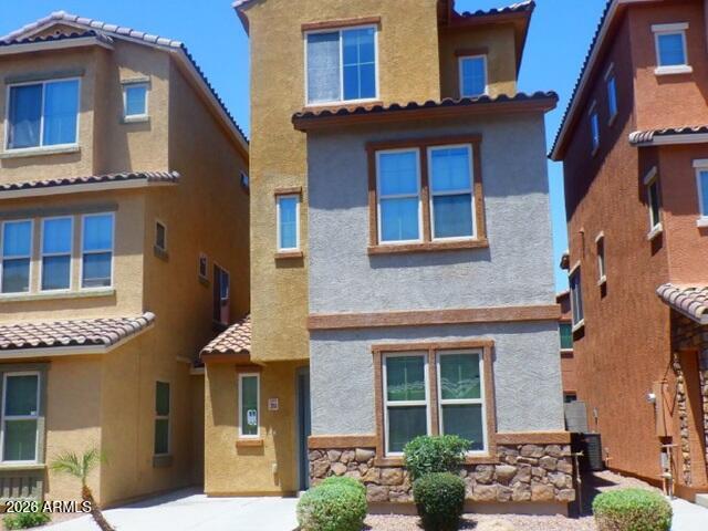 2114 N 77th Lane — photo