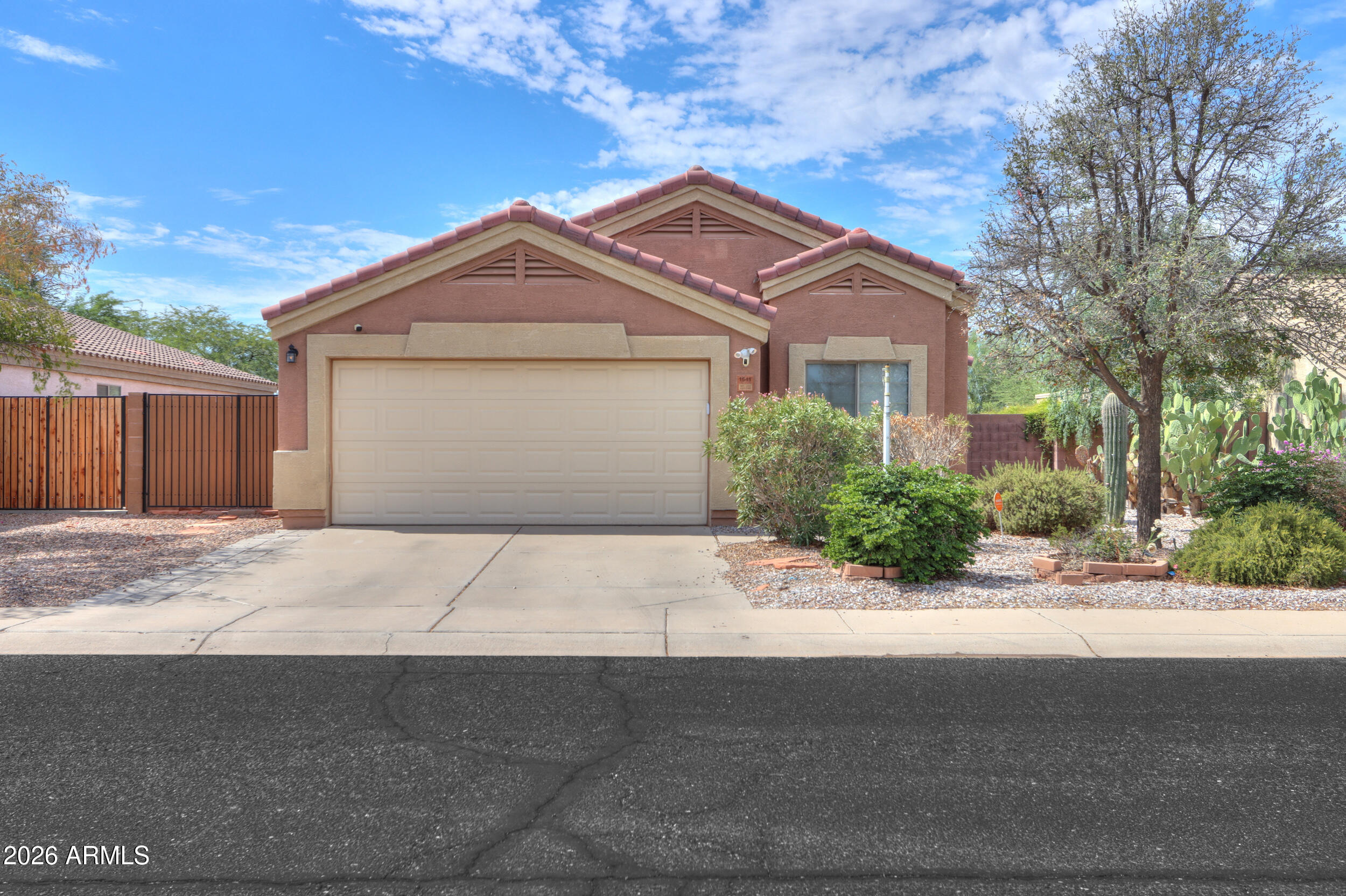 1641 E Cardinal Drive — photo