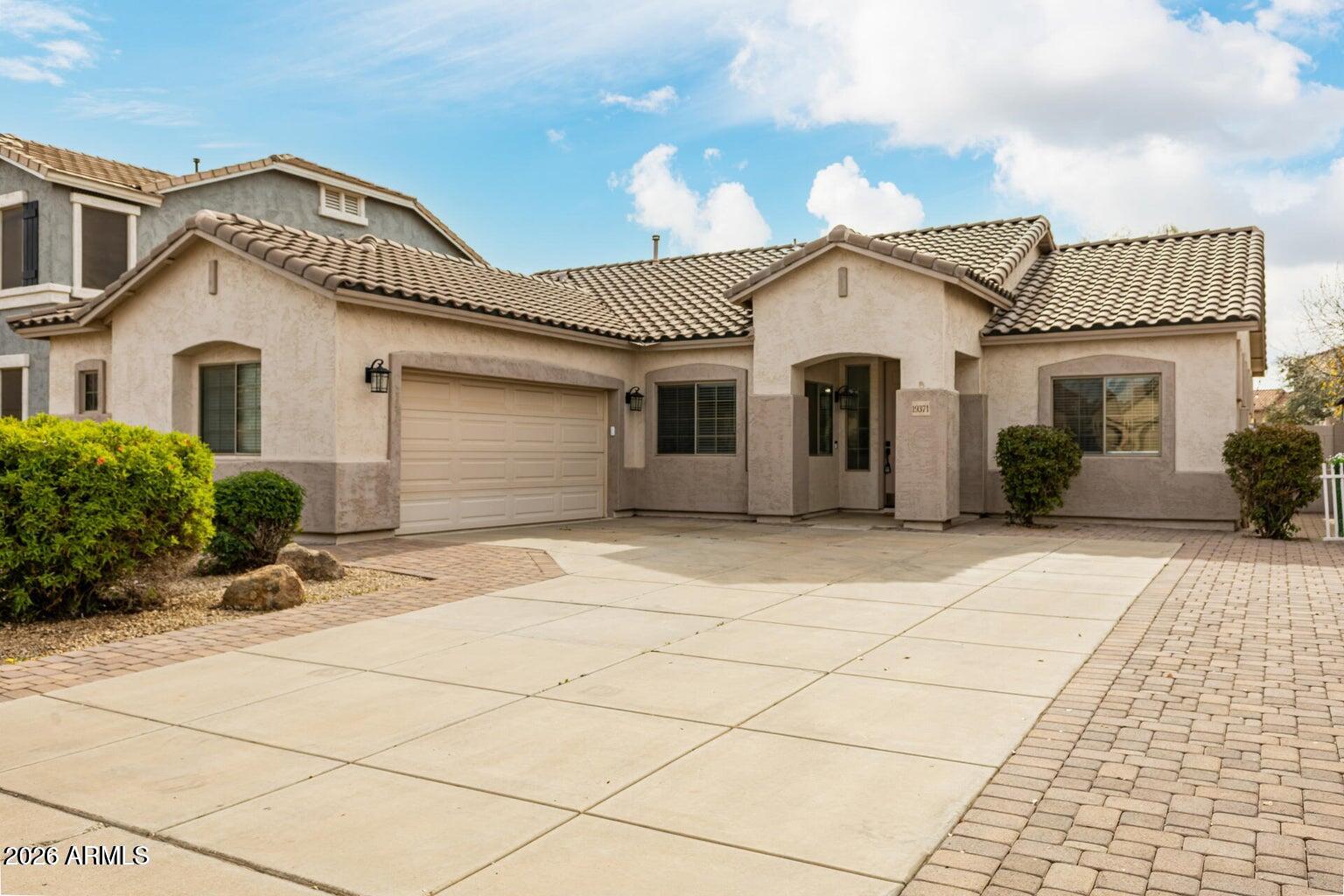 19371 E Carriage Way — photo