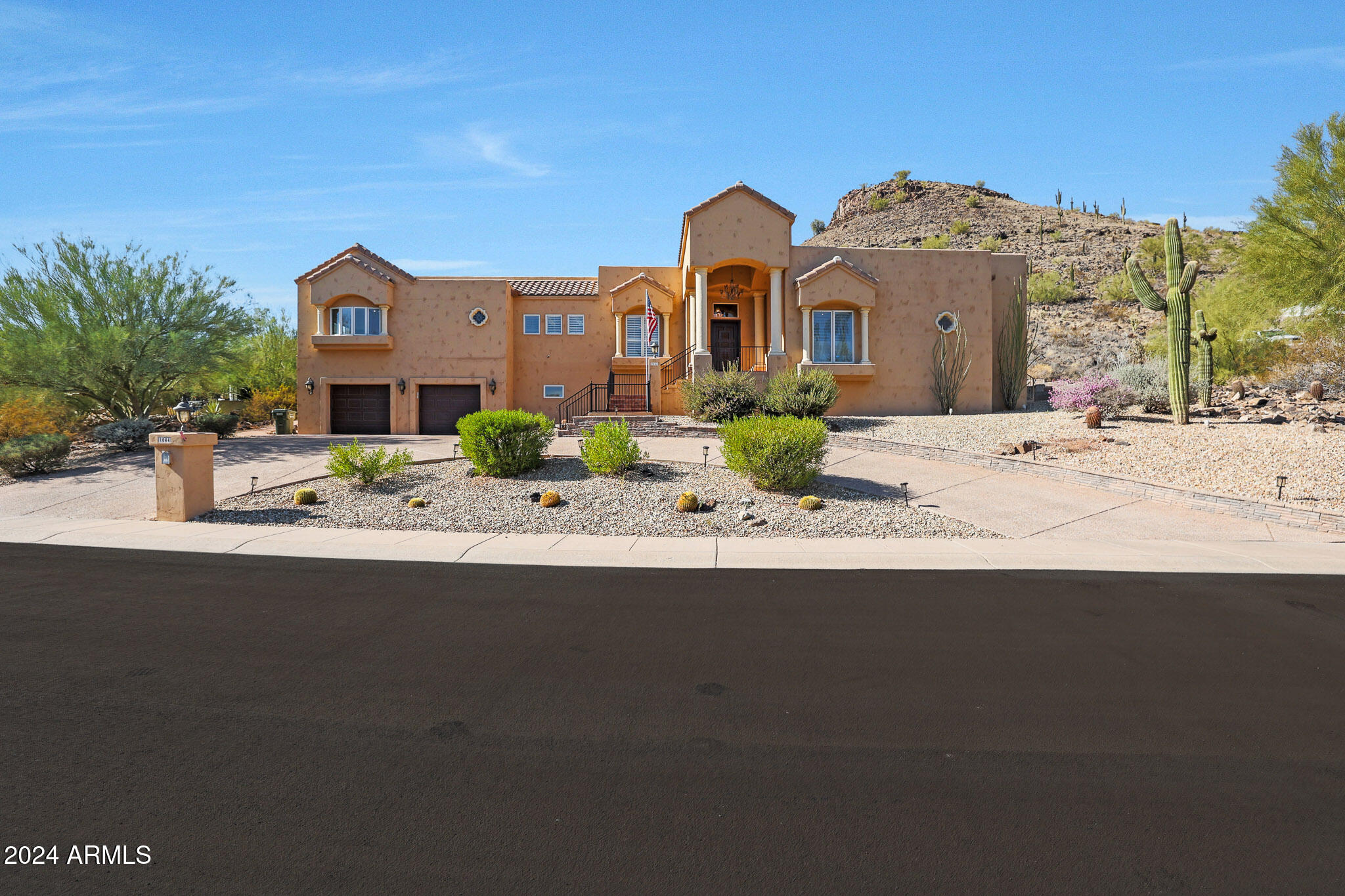 1044 W Indian Hills Place — photo