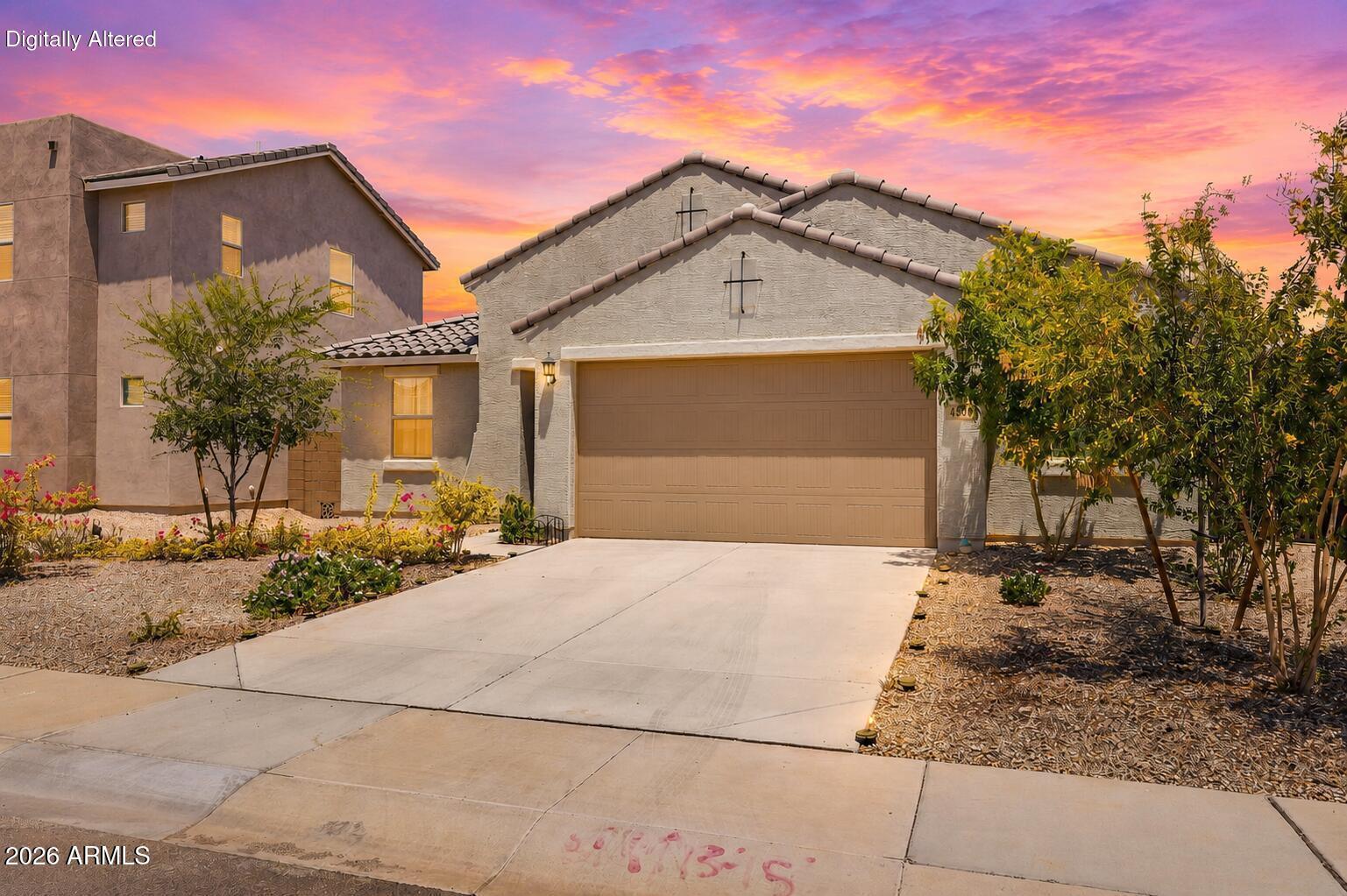 4564 W Gilbert Lane — photo