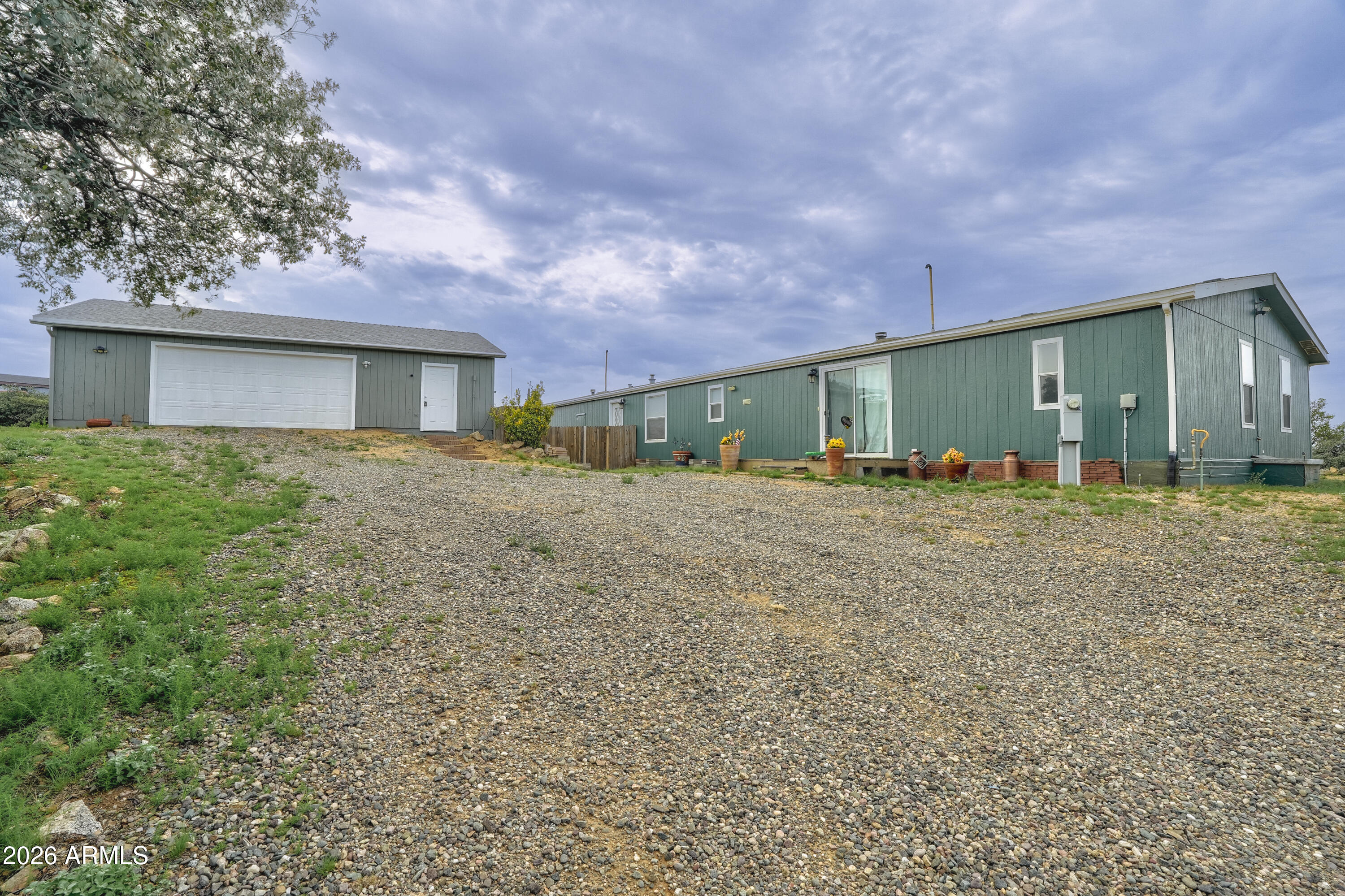 1075 N Ambassador Road — photo