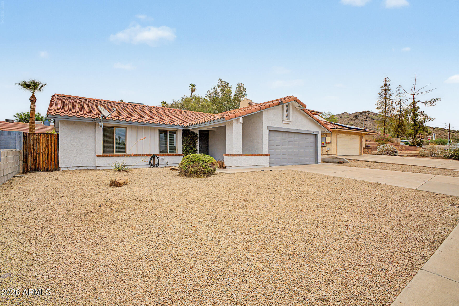2208 E Hearn Road — photo