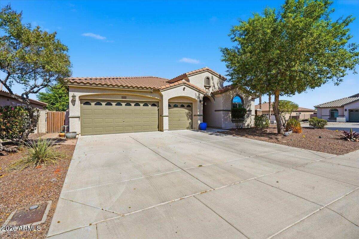 5107 N Molitor Court — photo