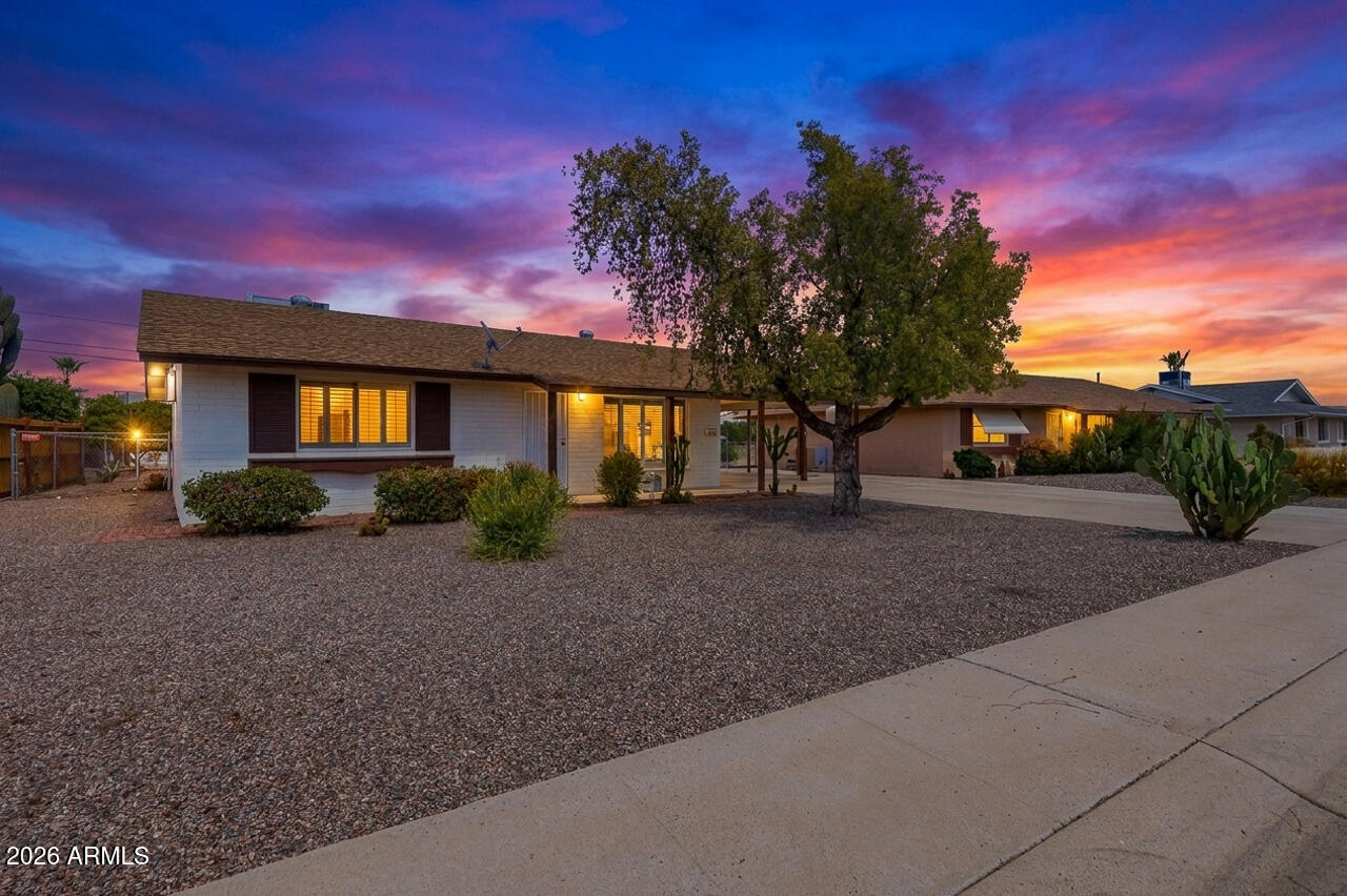 11042 W Canterbury Drive — photo