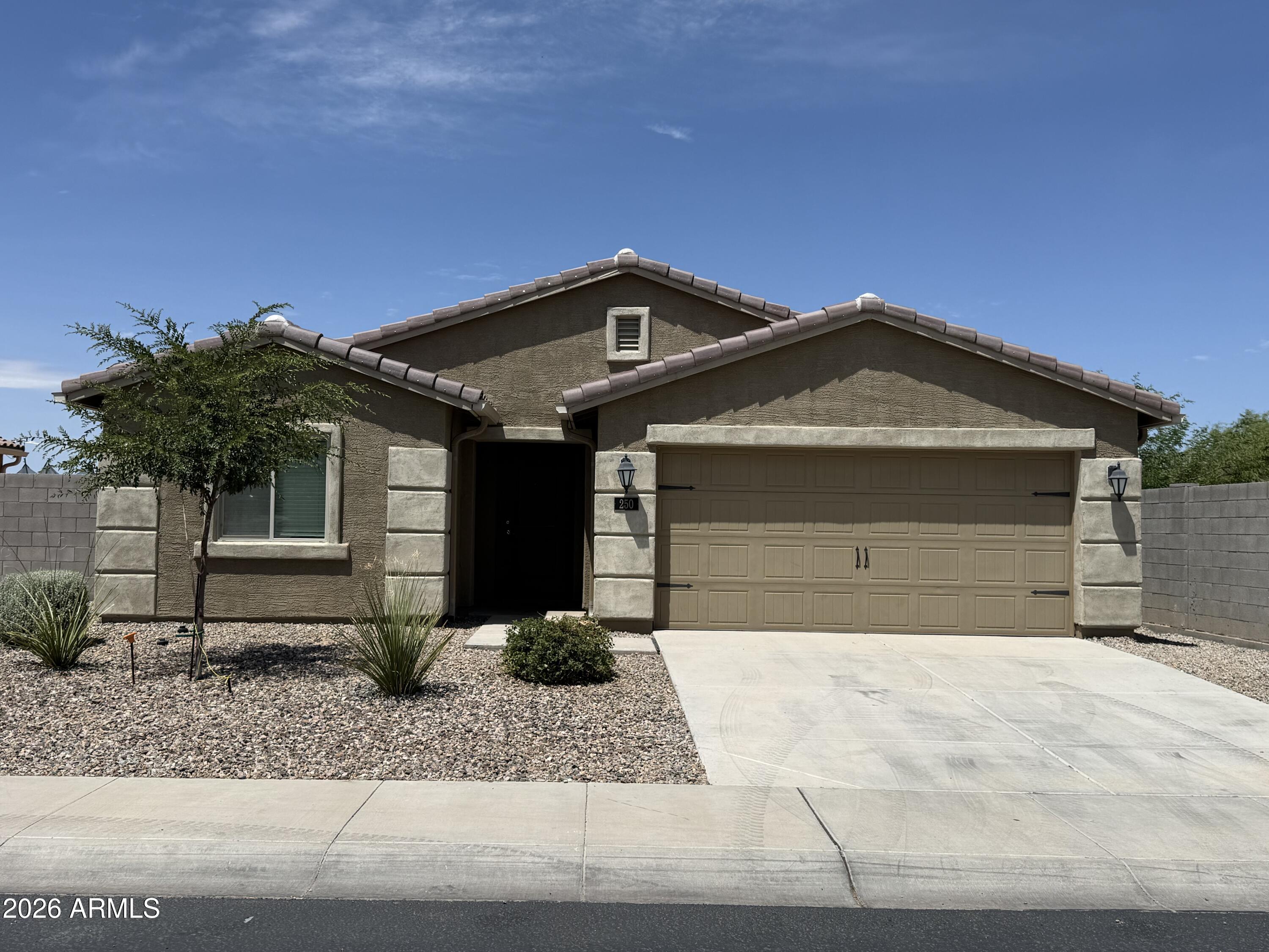 250 S Sycamore Street — photo