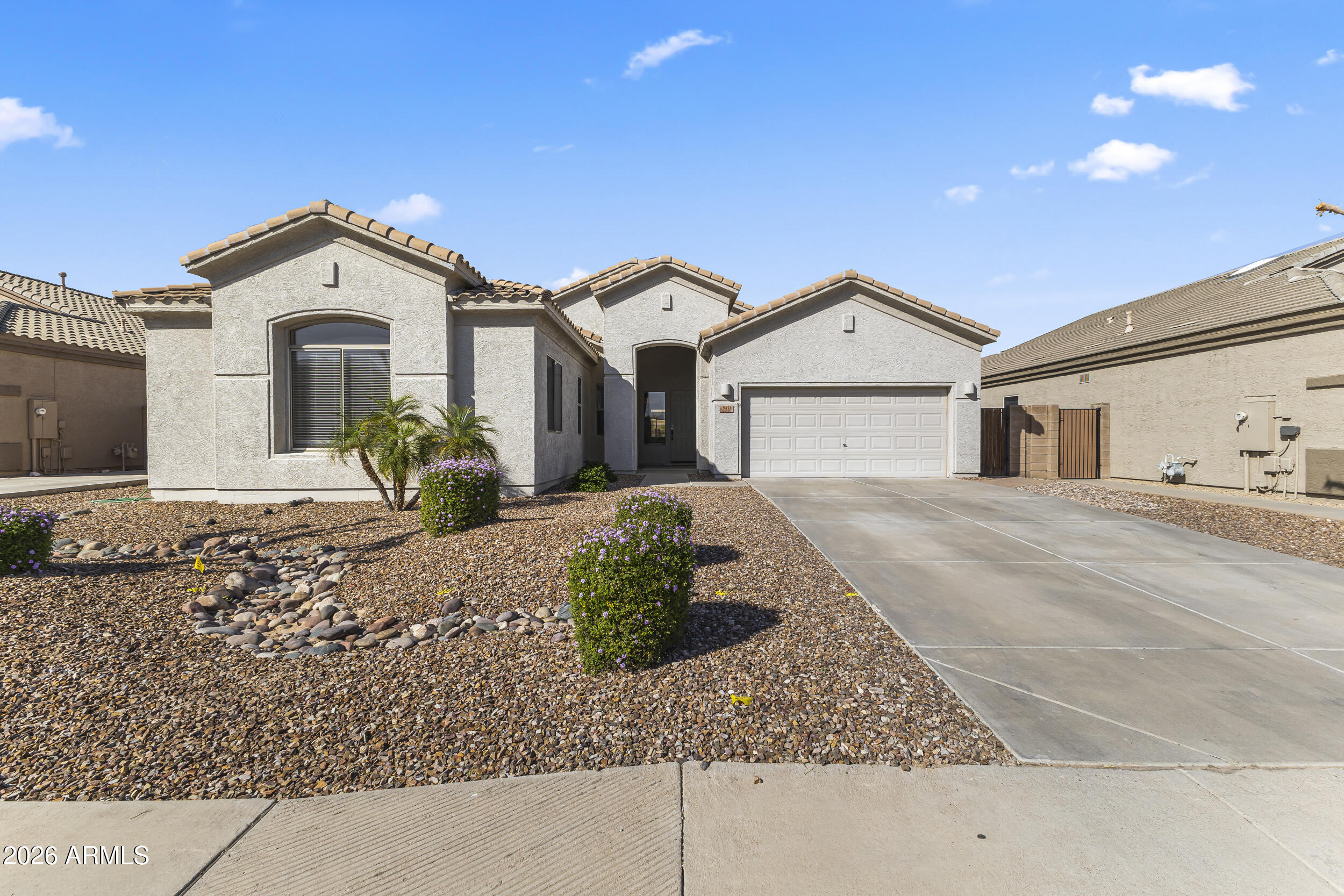 9418 W Salter Drive — photo