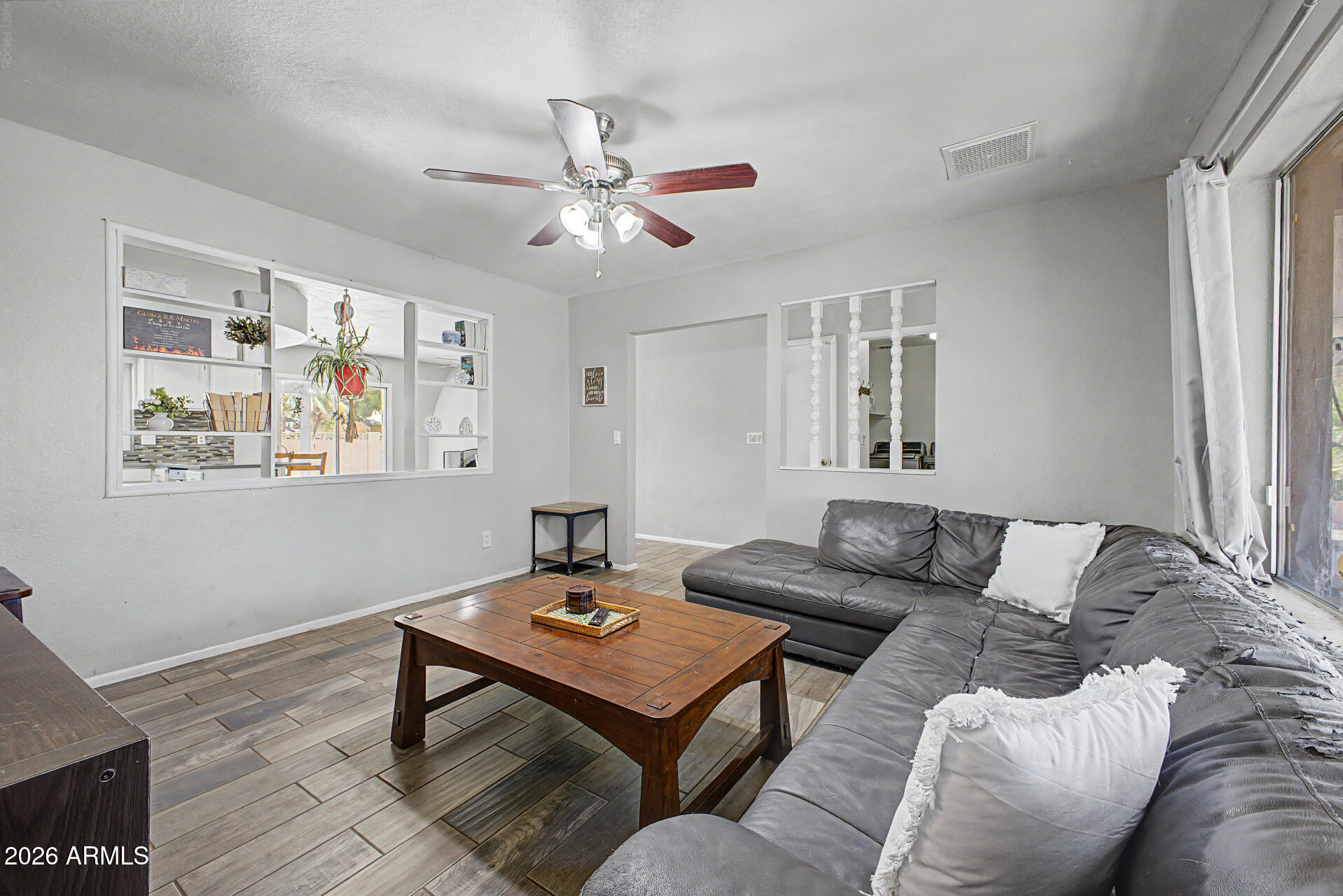 2233 W Sequoia Drive — photo