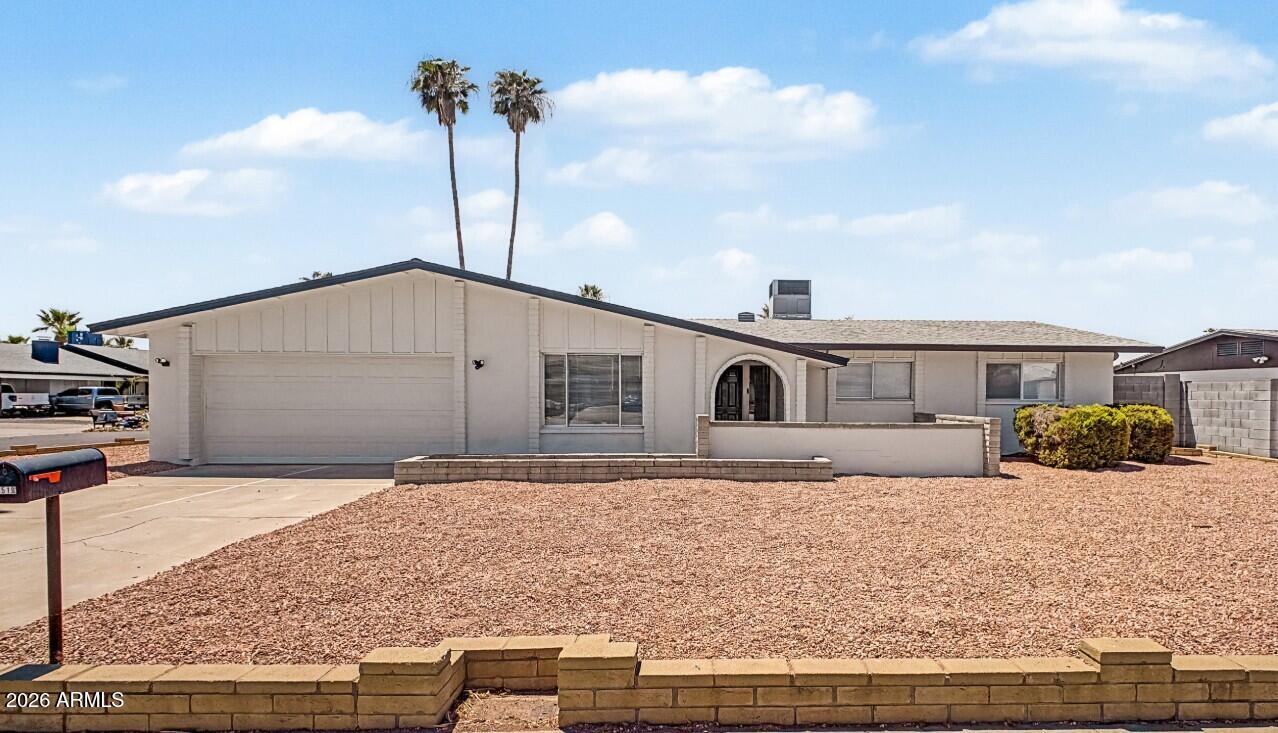 4519 W Paradise Drive — photo