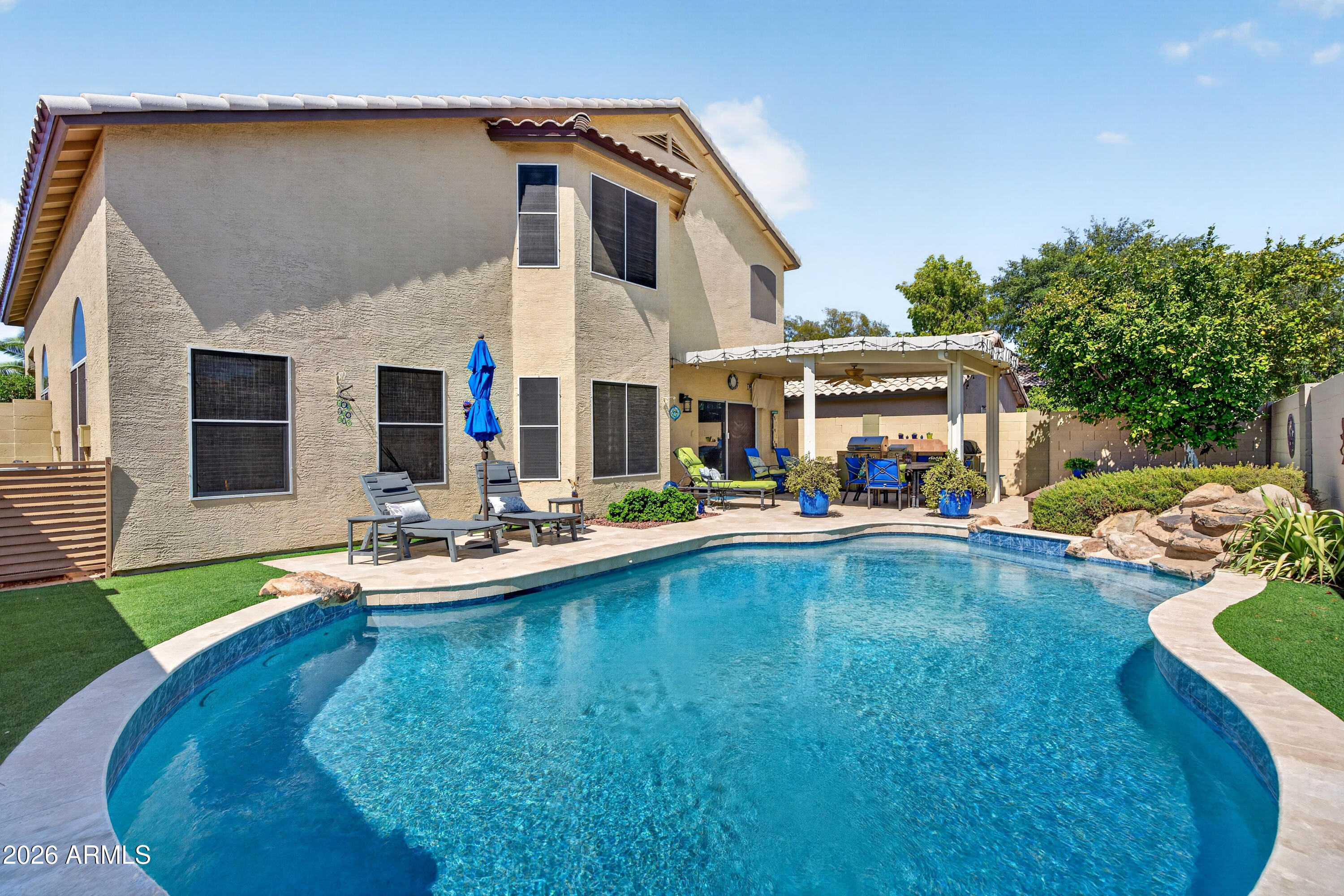 337 E Sherri Drive — photo