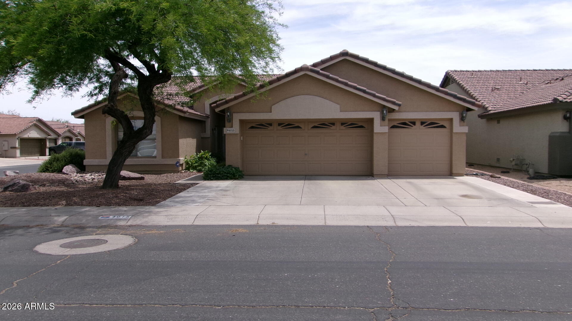 4015 W Menadota Drive — photo