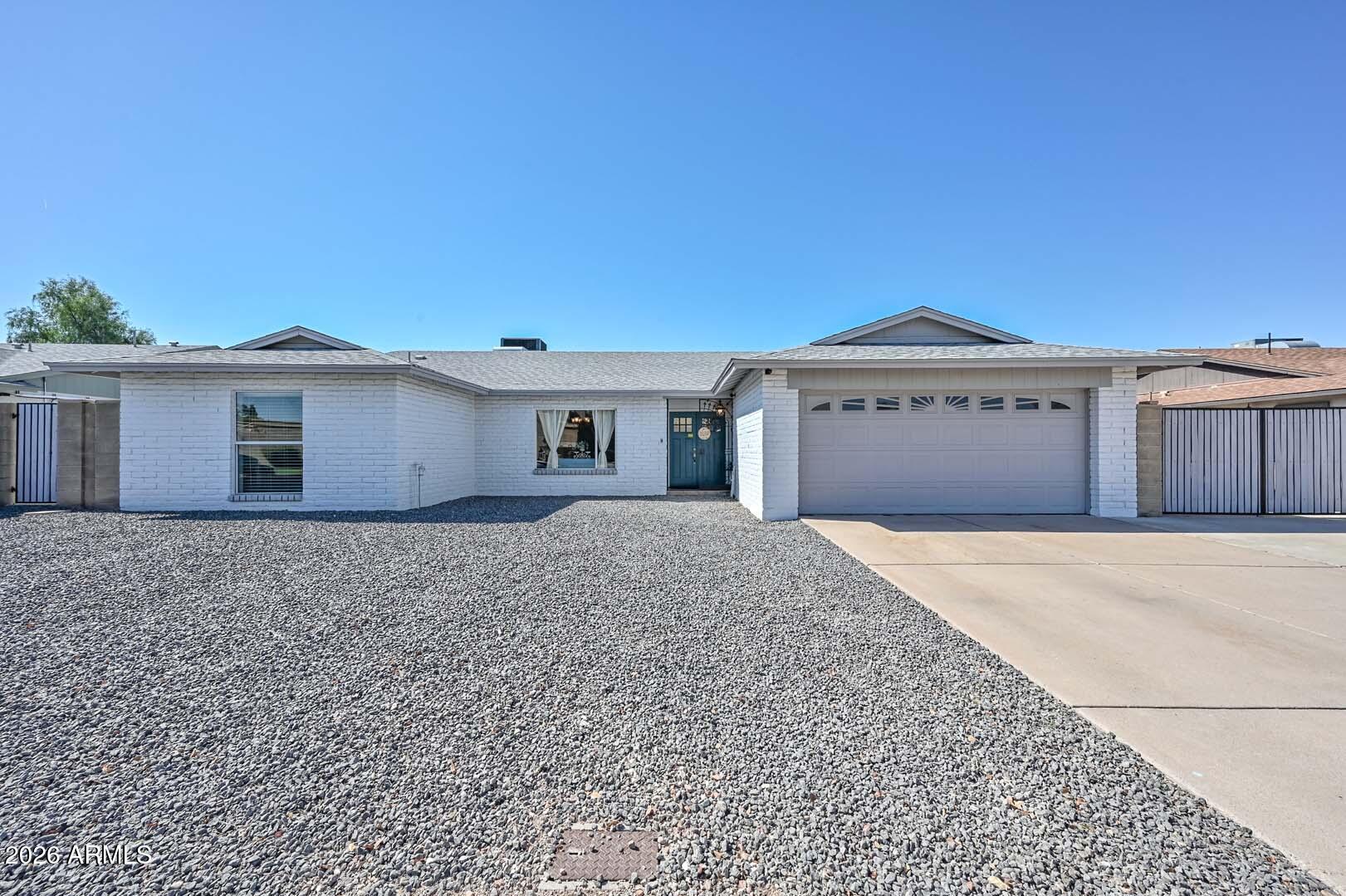 5825 W Crocus Drive — photo