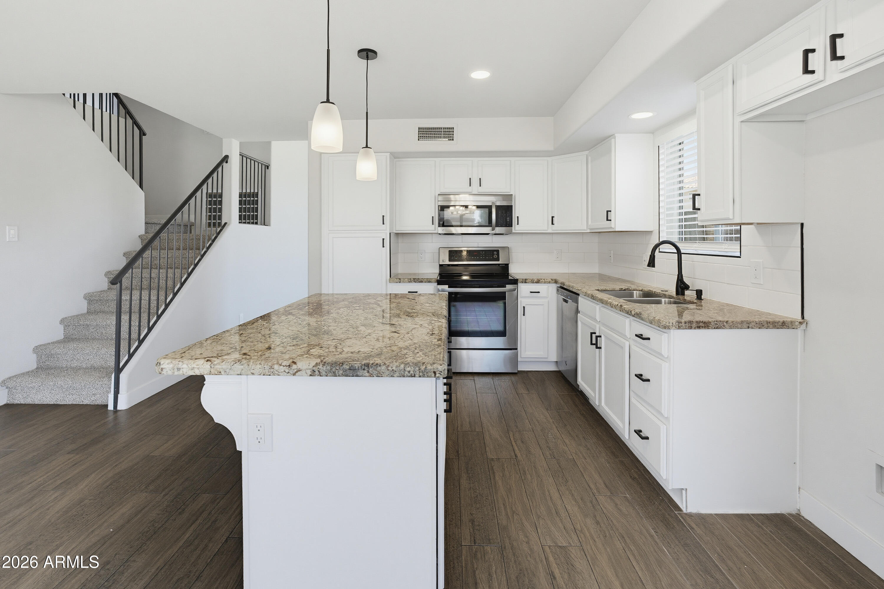 8913 W Marconi Avenue — photo
