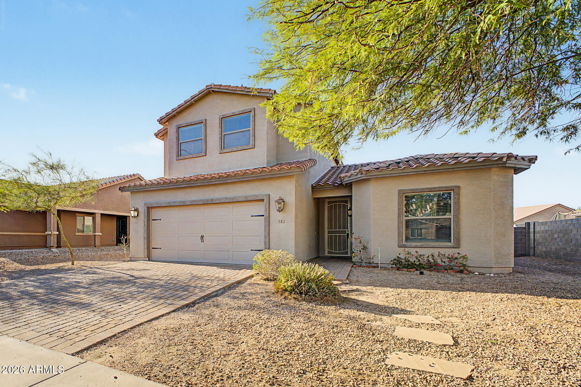 518 W Black Hawk Place — photo