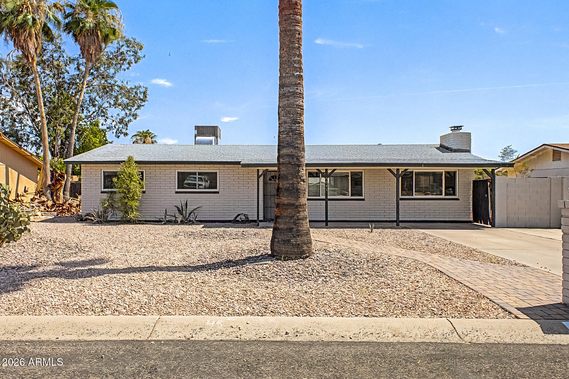 9041 E Gary Lane — photo